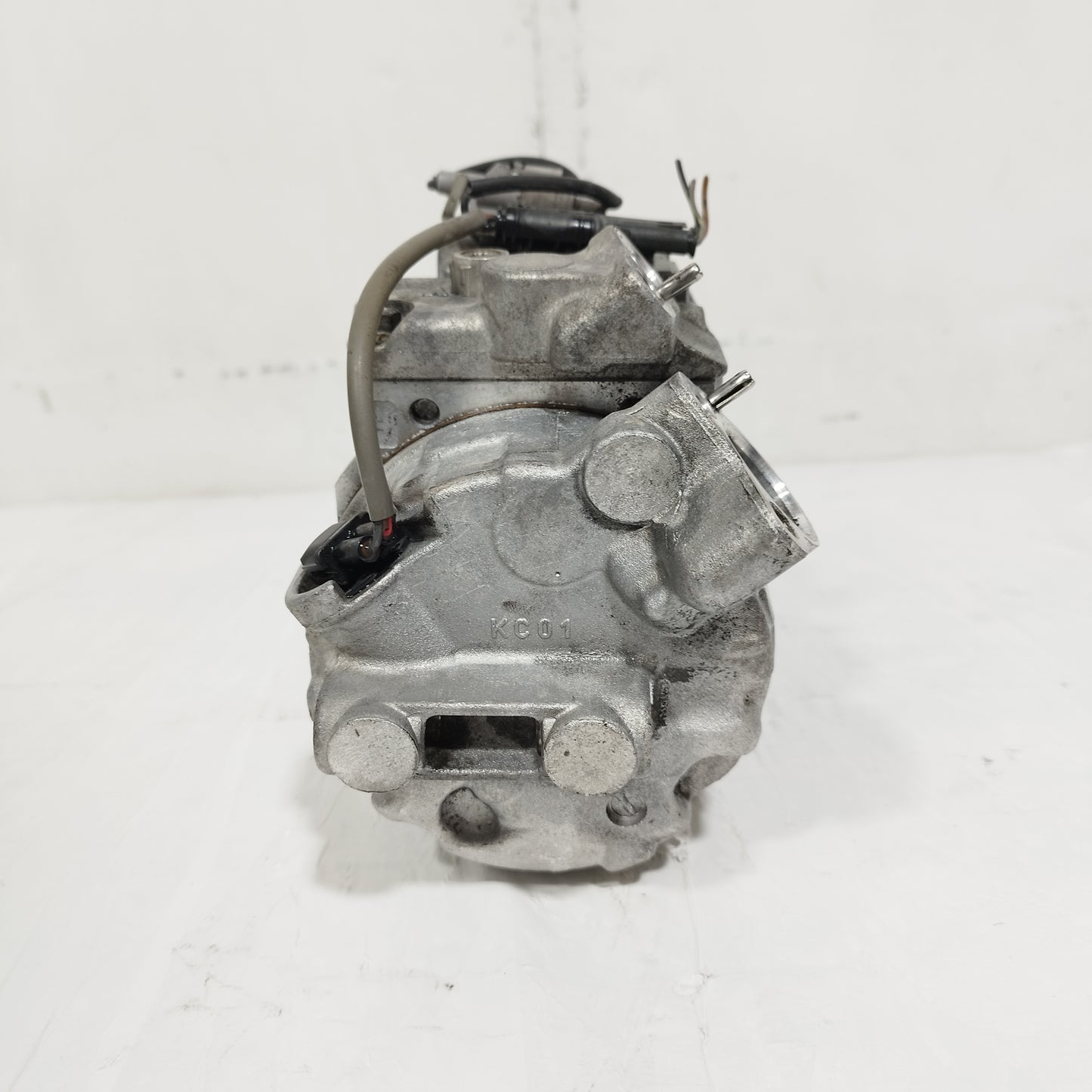 Compressore a / c Bmw serie 3 E90 / E91 Serie 1 E87 2.0 TD 2005-2010 DENSO cod: 447260-1852 / 64526987862 ecoAC15515