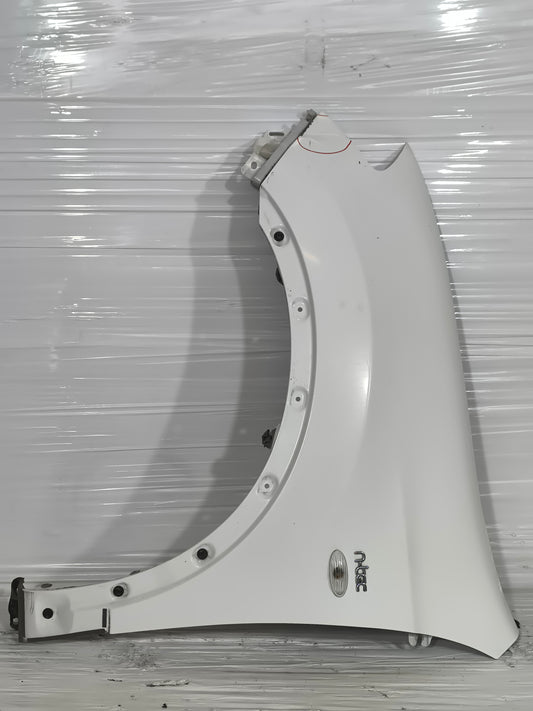 Parafango sx bianco Nissan Qashqai anno 2010-2013 ecoAG9853