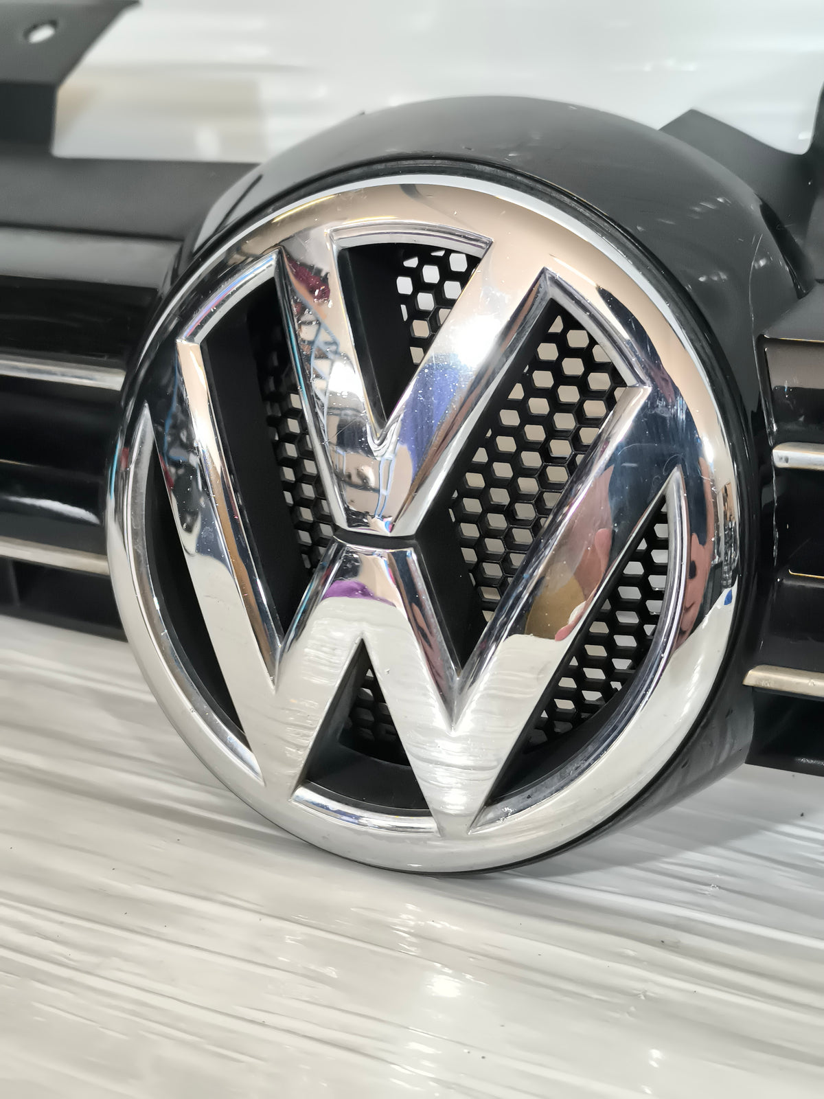 Mascherina anteriore Volkswagen Golf VI 2008-2012 cod: 5K0853653 ecoAG9851
