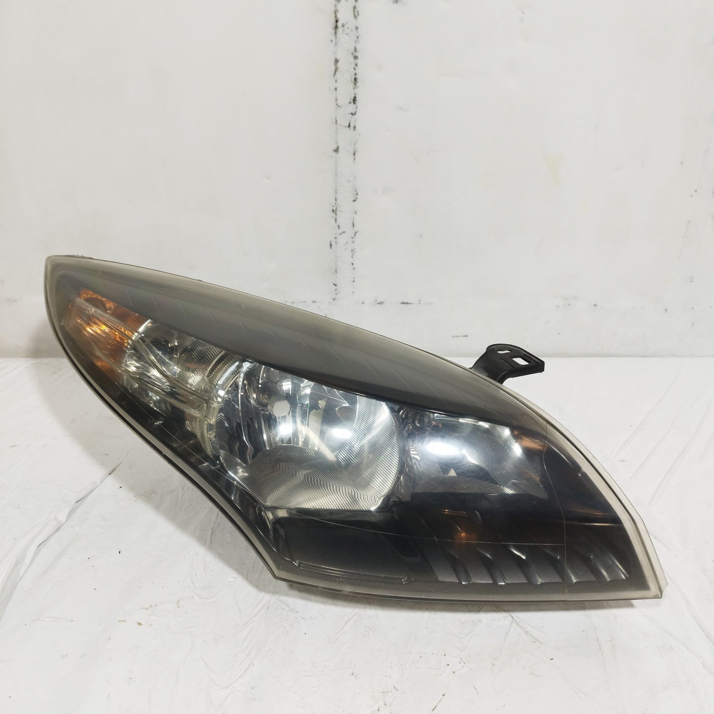 Fanale anteriore dx Renault Megane 2011 cod: 030124420400 ecoAC15104
