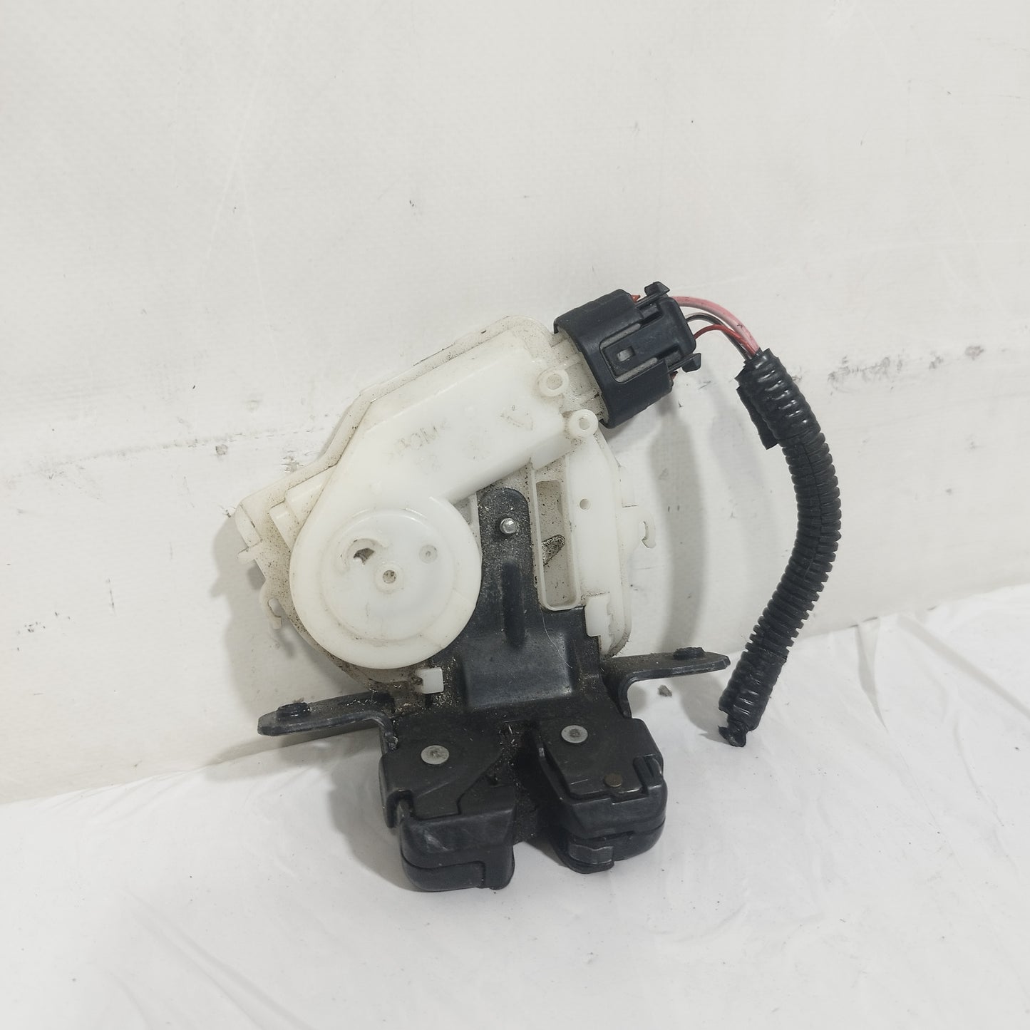 Serratura portellone Toyota Yaris (XP130) 2011-2020 ecoAC16111