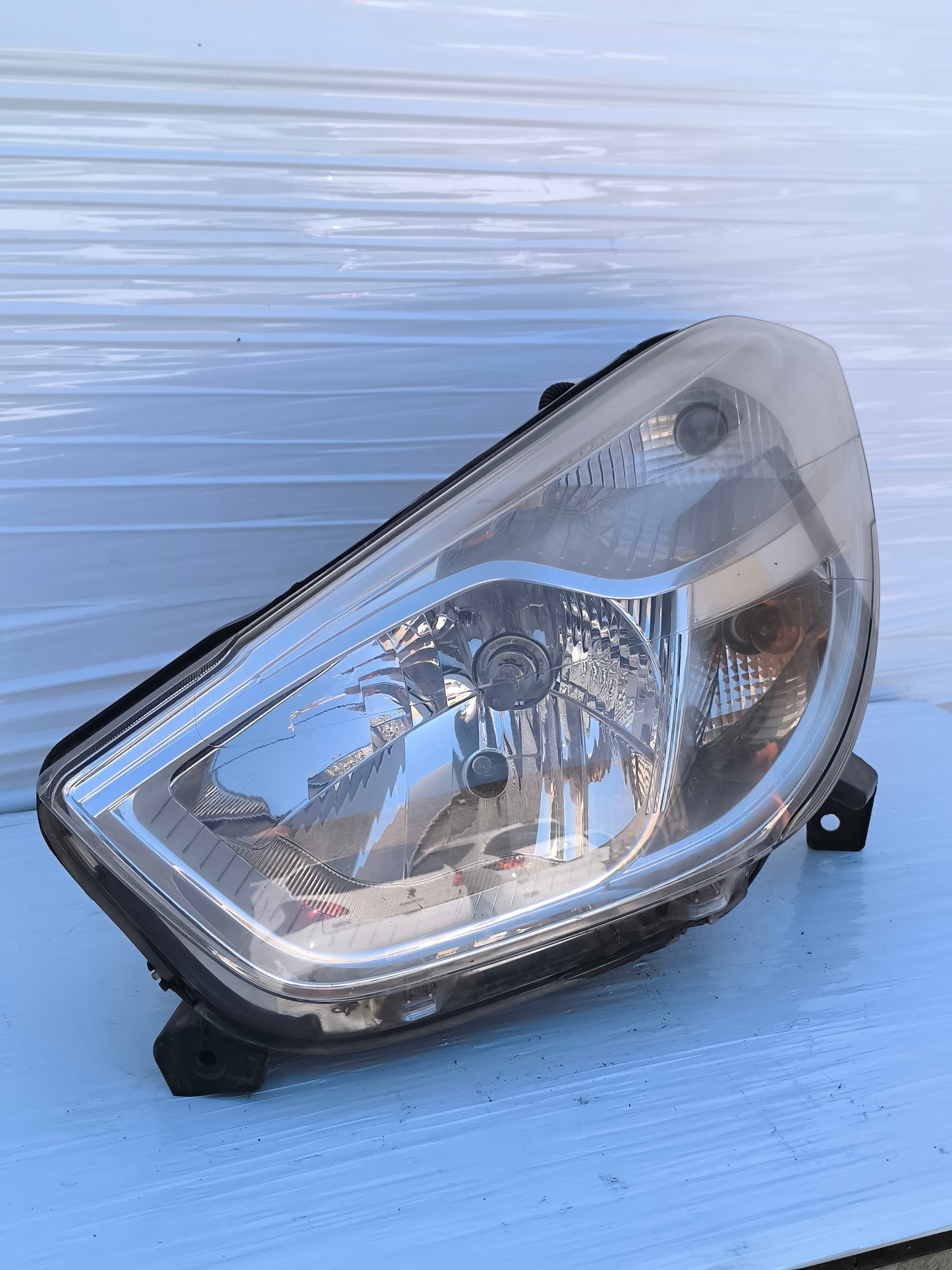 Fanale anteriore sx Dacia Dokker anno 2012-2021 cod: 260607950R ecoAG8385