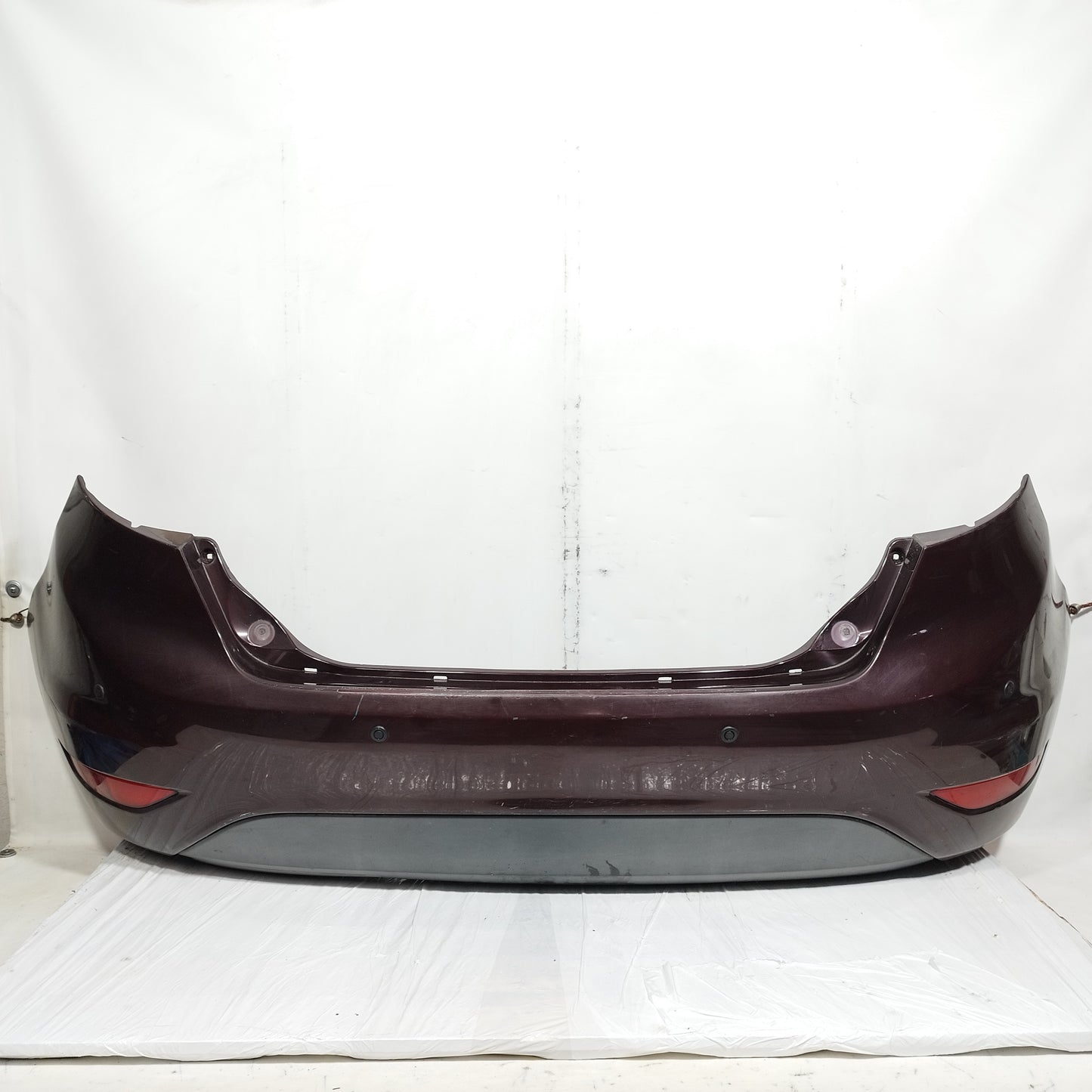 Paraurti posteriore bordeaux Ford Fiesta 2010 ecoAC14913