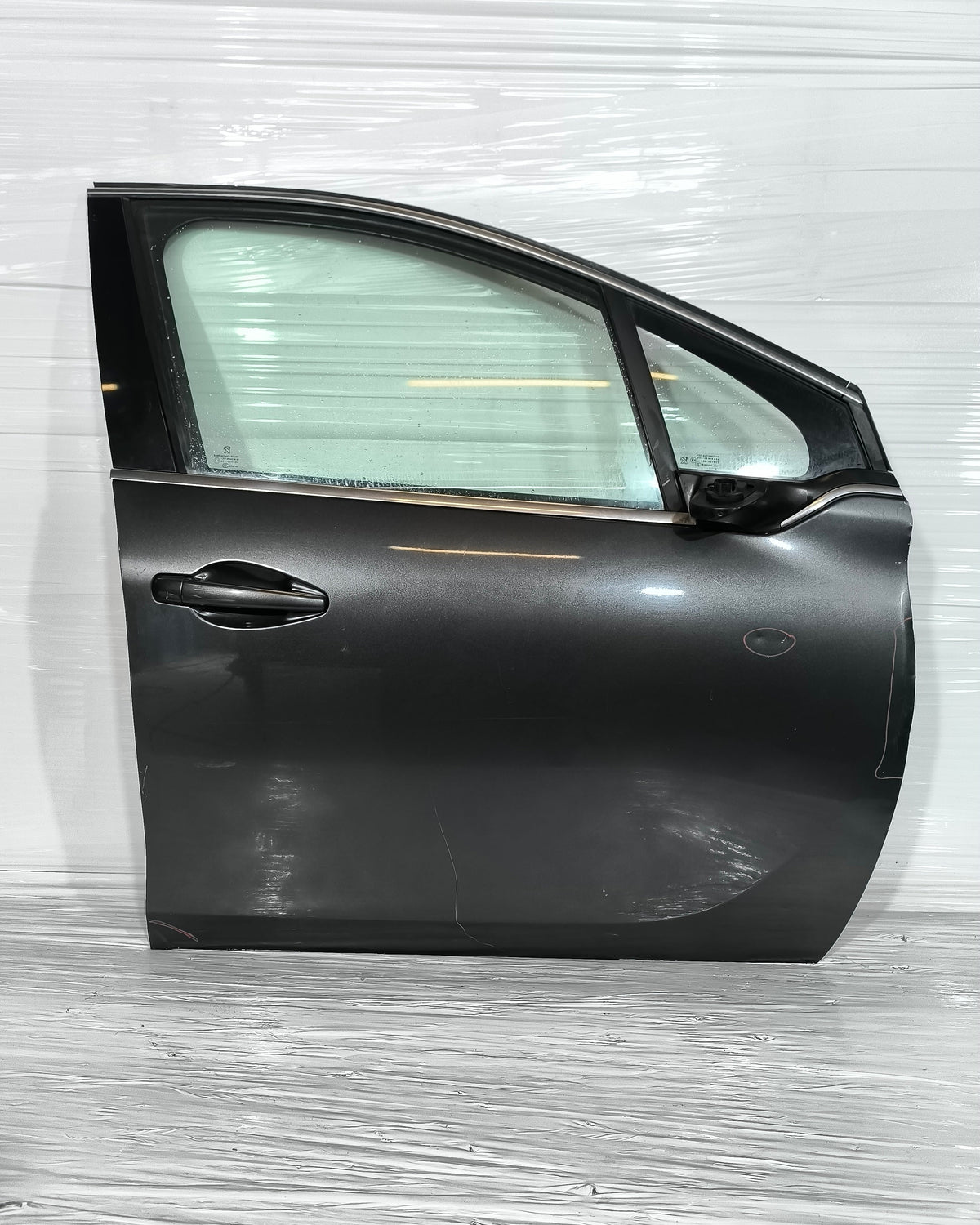 Sportello anteriore dx grigio canna di fucile Peugeot 208 I anno 2012-2019 ecoAG9800