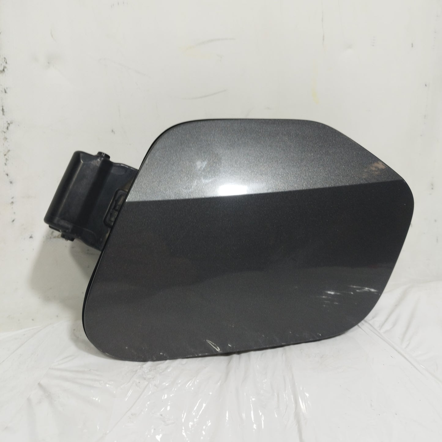 Sportellino carburante grigio scuro Opel Corsa F 2021 cod: 39167574 ecoAC14591