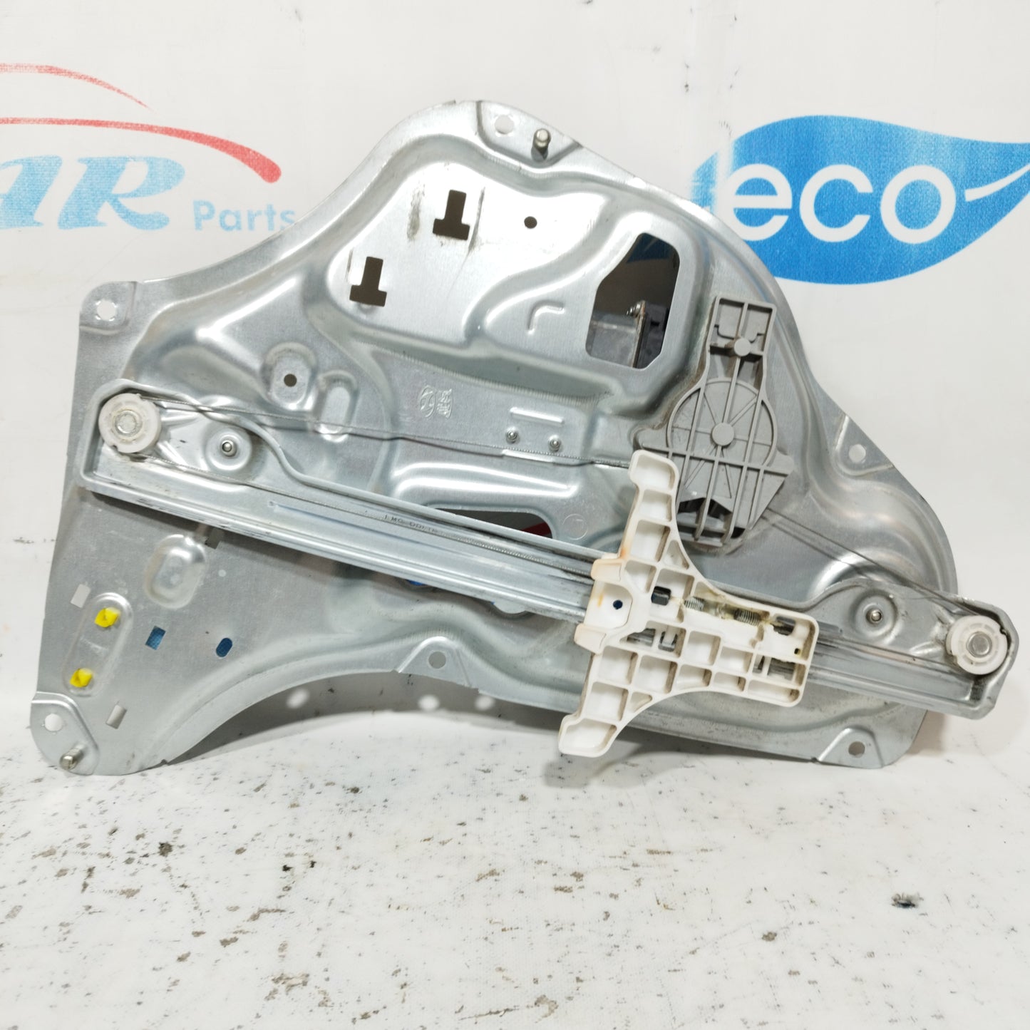 Gepäckträger hinten links Hyundai IX35 2011 Code: 83470-2Y010 ecoAC9934