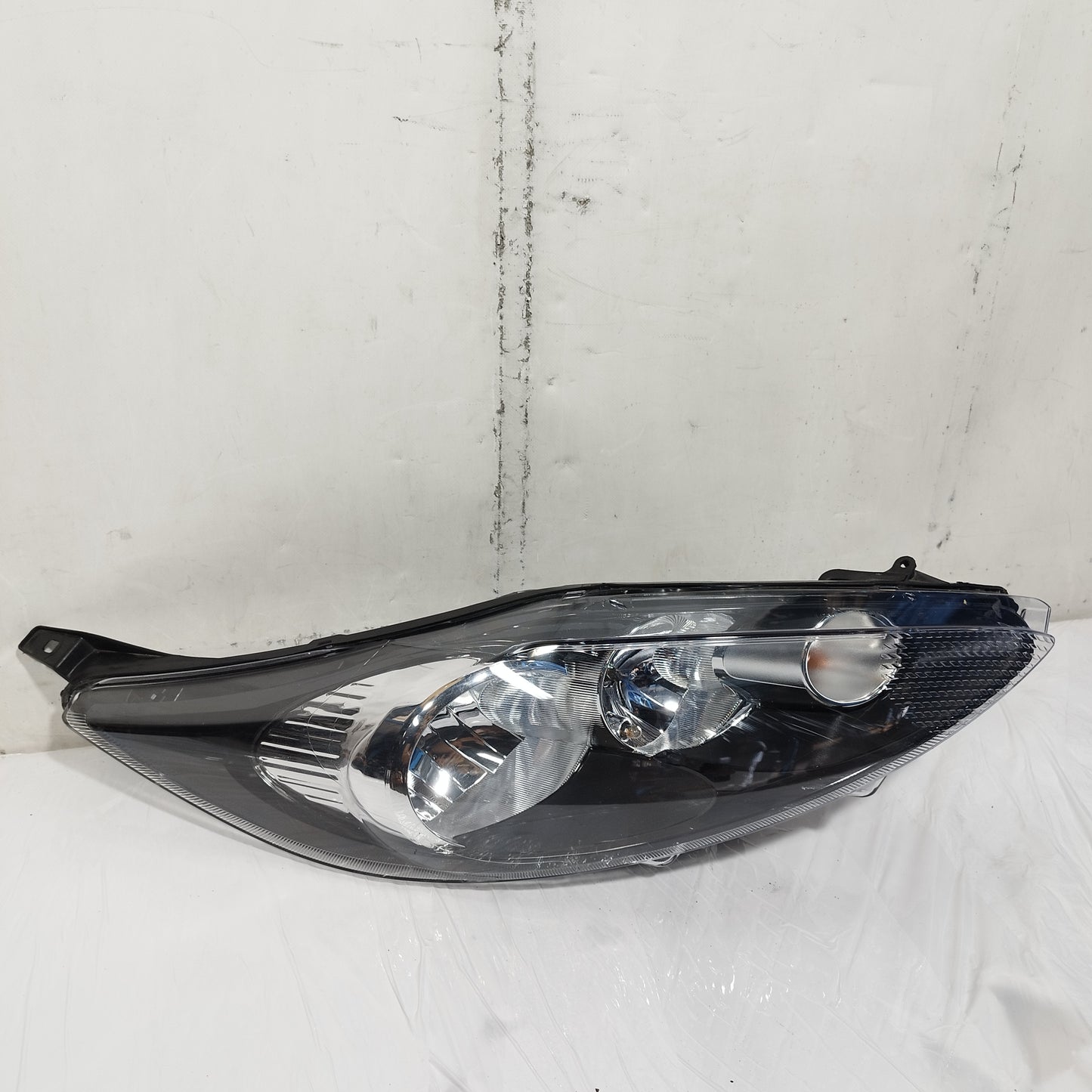 Fanale anteriore dx Ford Fiesta VI MK7 2008-2012 TYC ecoAC16412