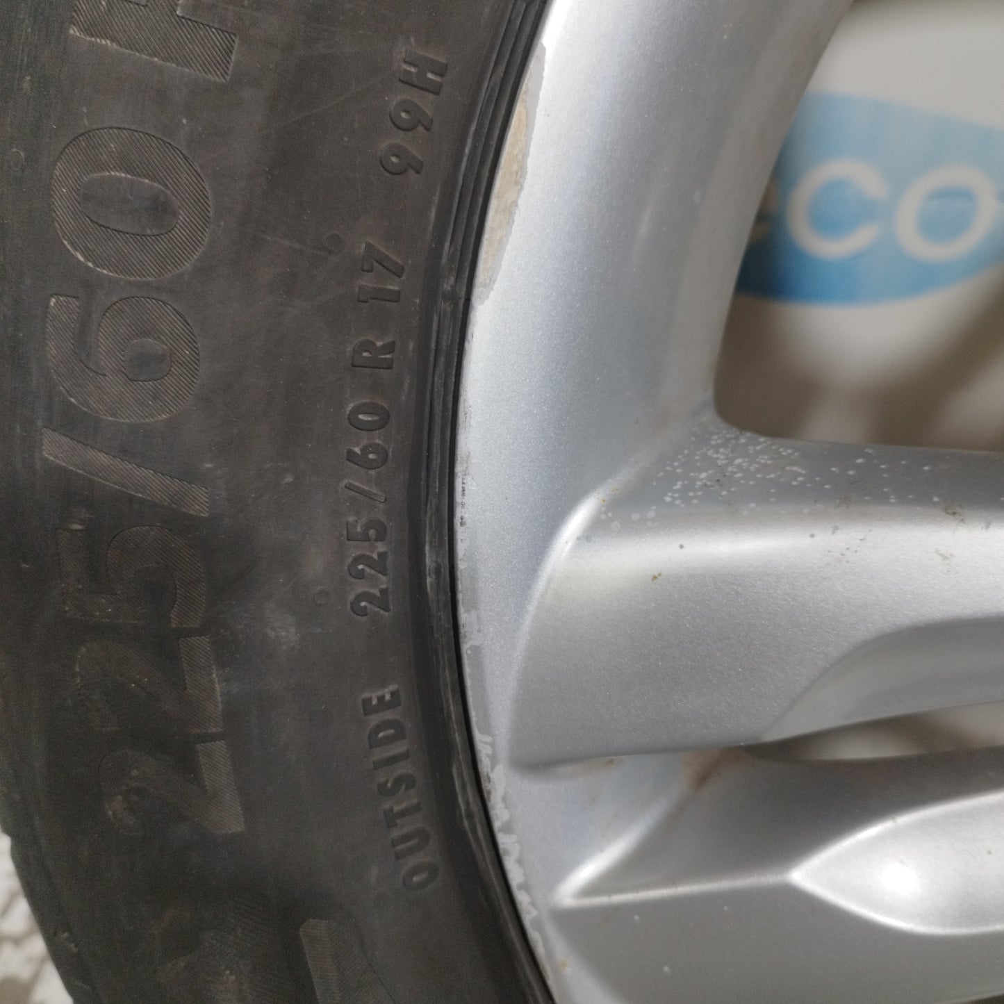 Komplette Leichtmetallfelgen mit Reifen Hyundai IX35 2011 225/60 R17 ecoAC9911