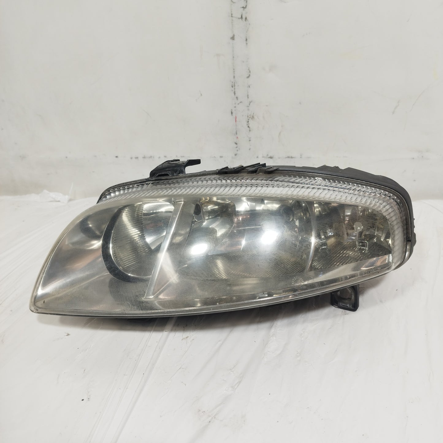 Fanale anteriore sx Alfa Romeo GT 2003-2010 cod: 60681584 ecoAC14767