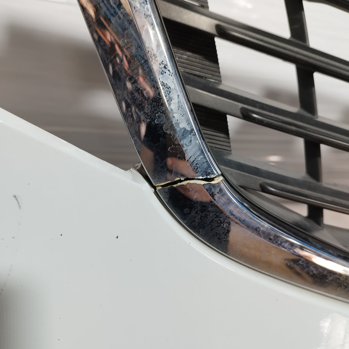 Paraurti anteriore bianco Kia Sportage III (SL) 2010-2013 ecoAC17309