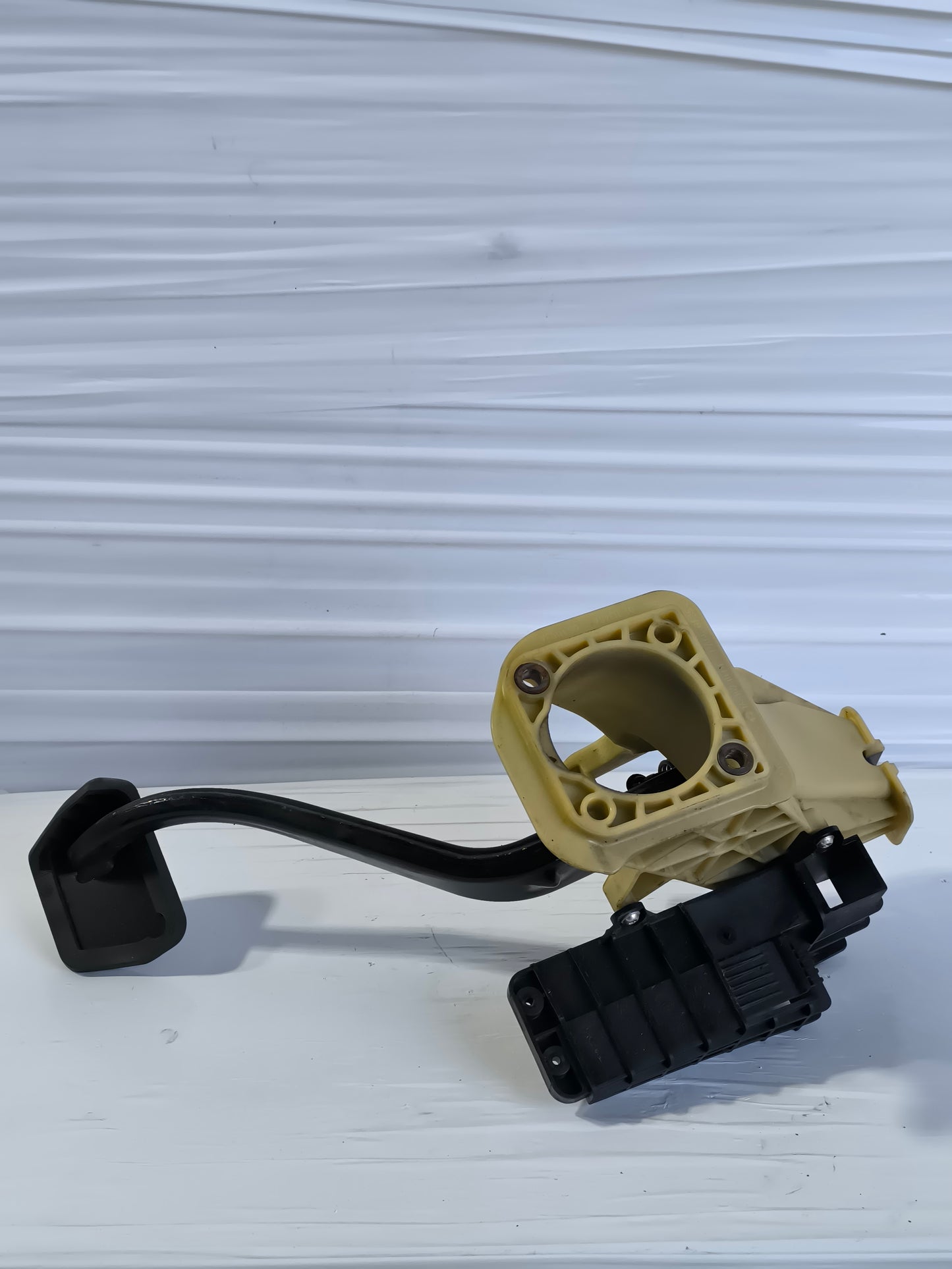 Pedale freno / frizione cambio automatico Bmw serie 5 F10 / F11 2010-2017 cod: 35116782665 ecoAG8508