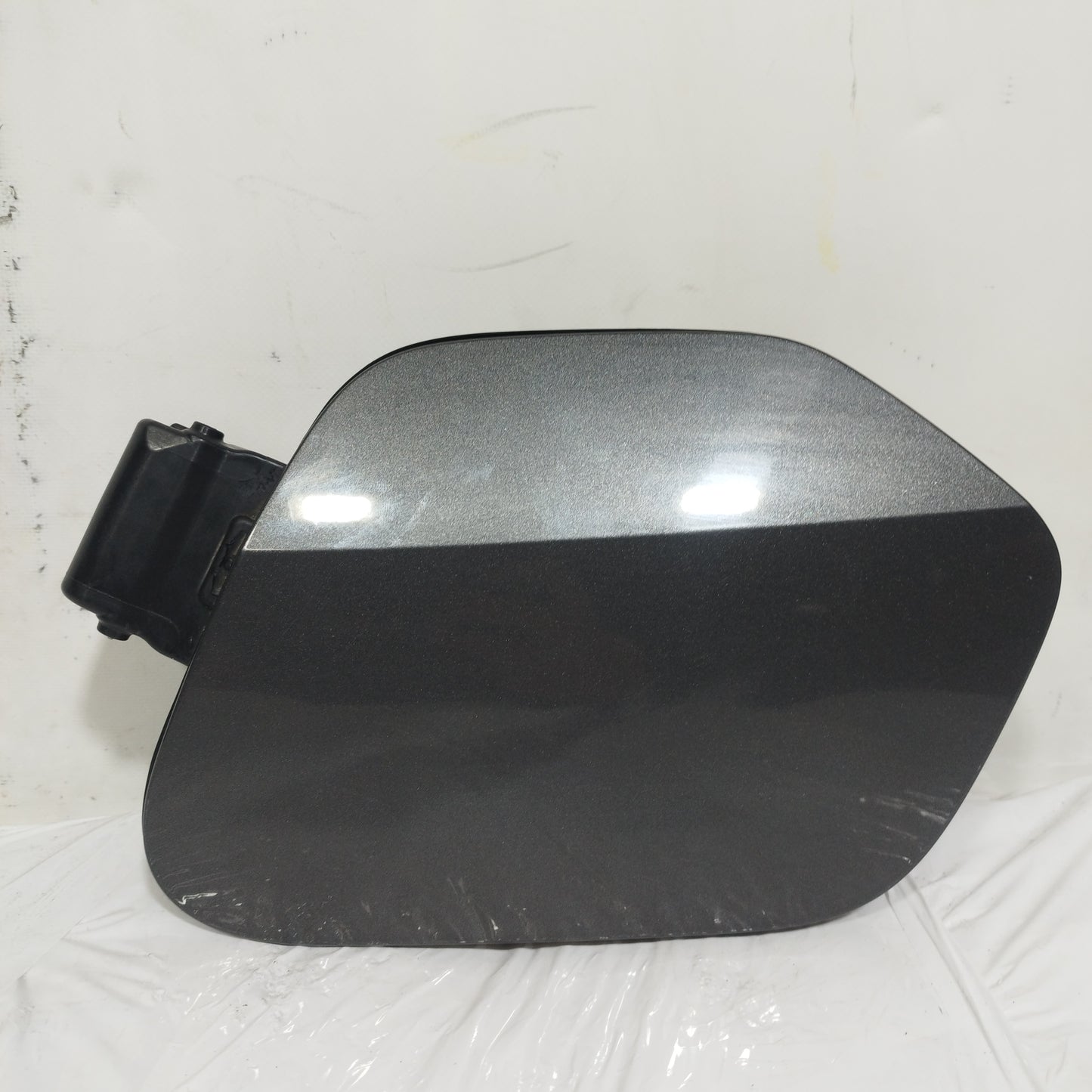 Sportellino carburante grigio scuro Opel Corsa F 2021 cod: 39167574 ecoAC14591