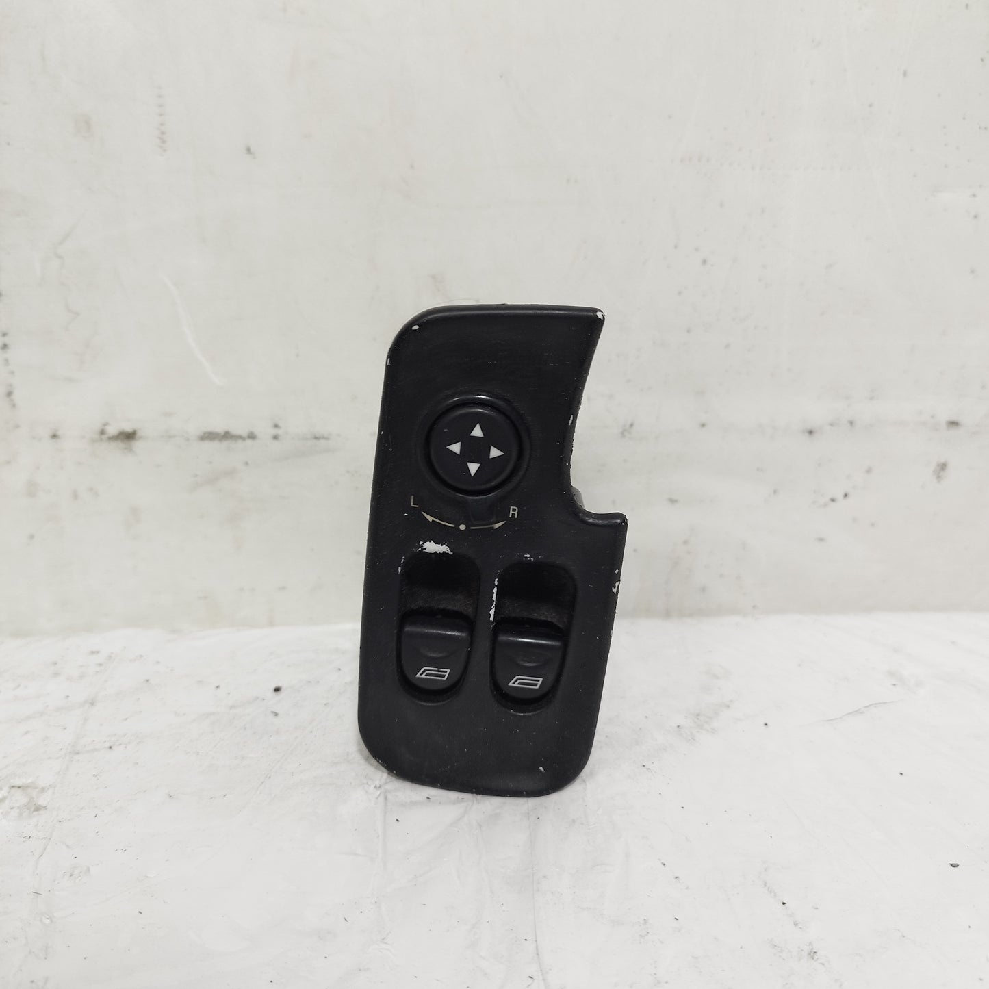 Pulsantiera anteriore sx Alfa Romeo GT 2004 cod: 156071220 ecoAC16602