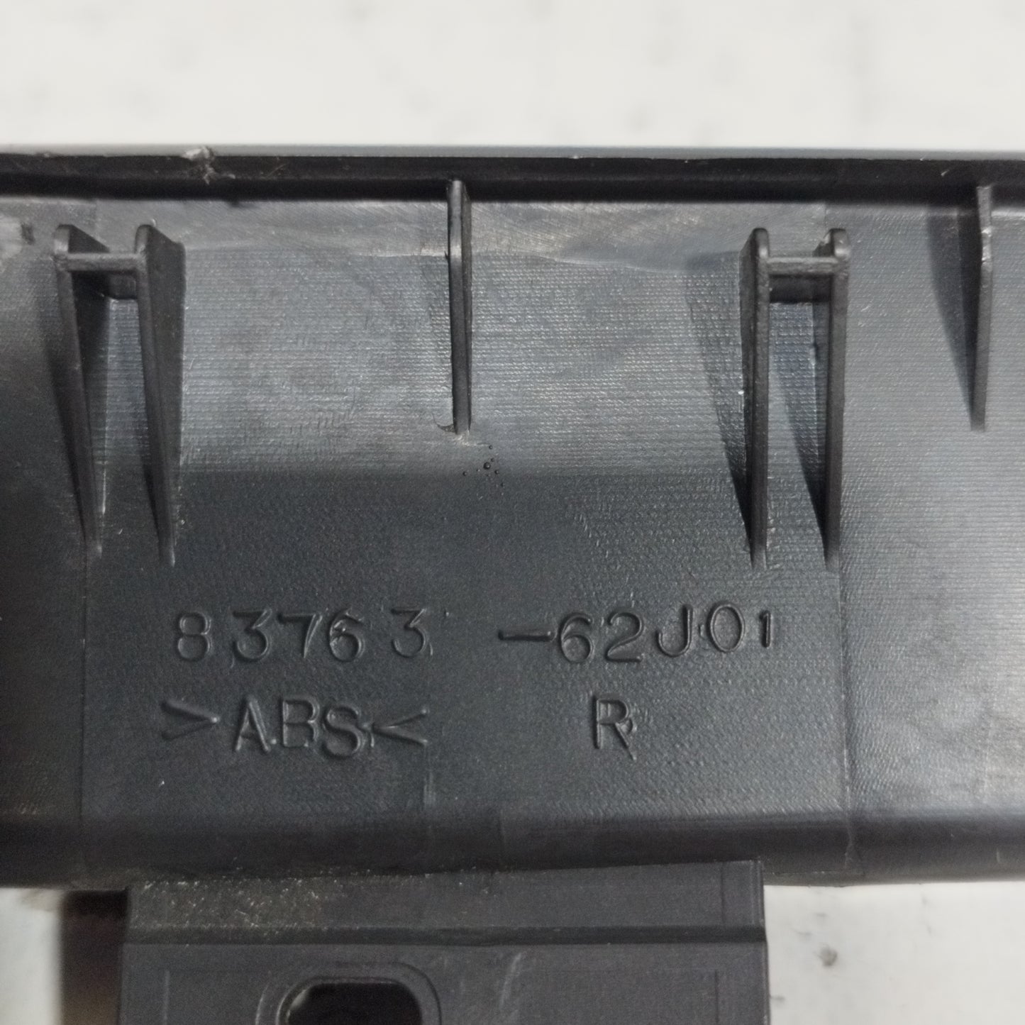 Front right button panel Suzuki Swift 2009 Cod 83763-62J01 ecoAC8514