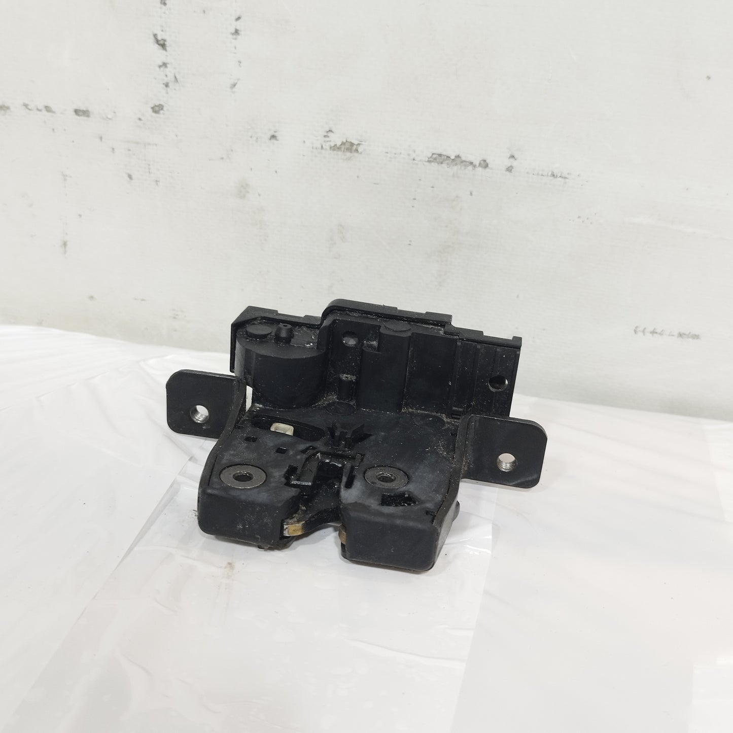 Serratura portellone Nissan Micra K12 2003-2010 cod: 90502AV720 ecoAC16388