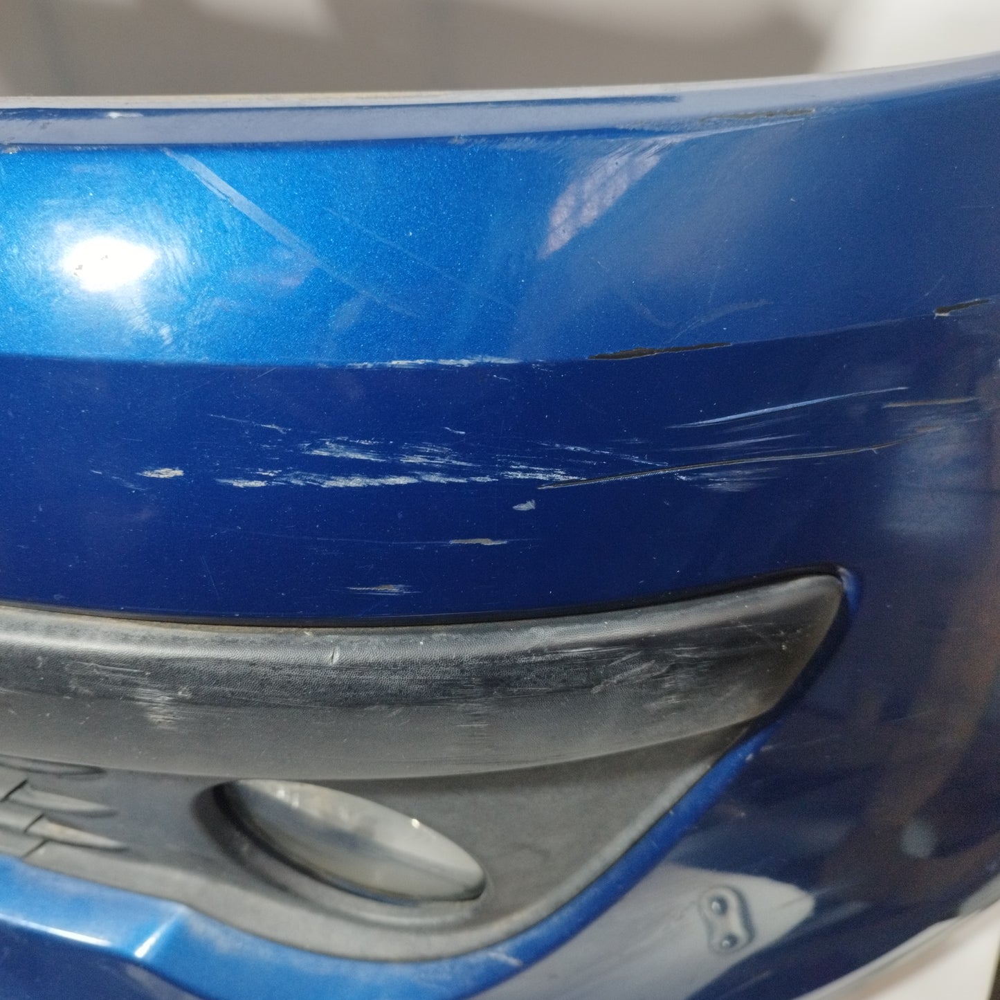 Electric Blue Front Bumper Renault Clio 2007 ecoAC11692