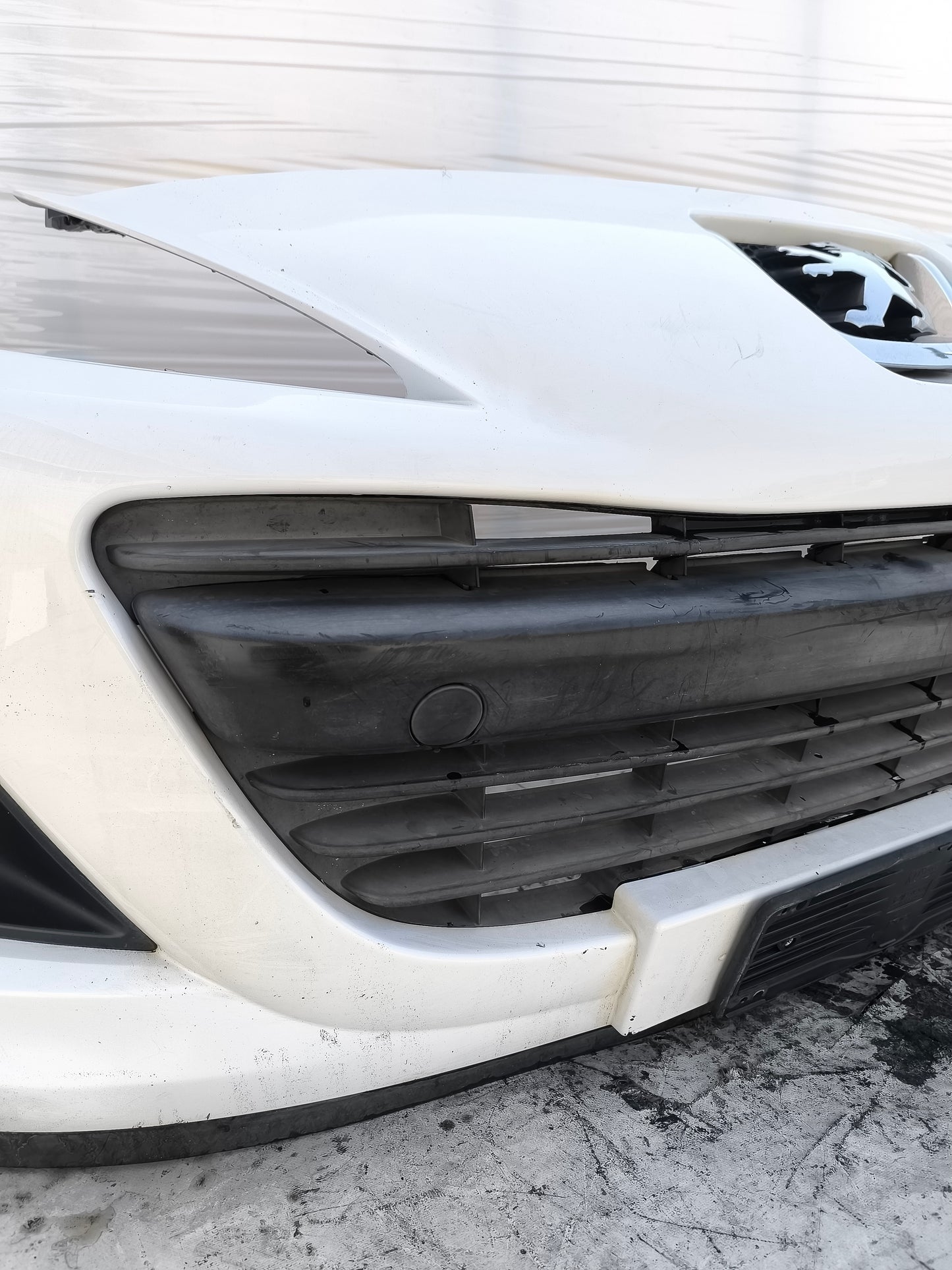 Paraurti anteriore bianco Peugeot 207 anno 2009-2012 Restyling ecoAG8606