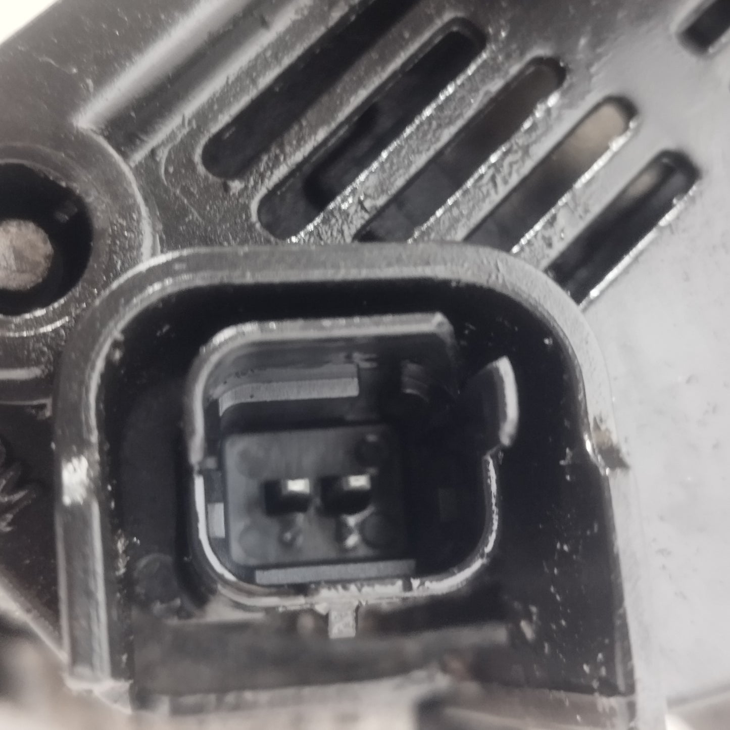 Alternatore Opel Vivaro 2.0 D 2011 codice: tg15c058 ecoAC14597