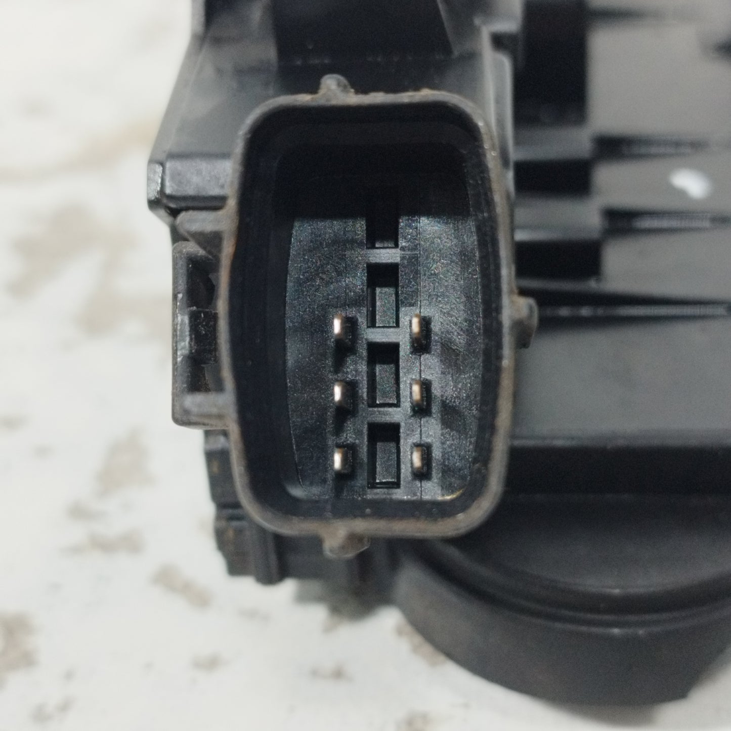 Serratura posteriore sx Fiat Idea 2005 6 Pin cod: 51708423 ecoAC10332