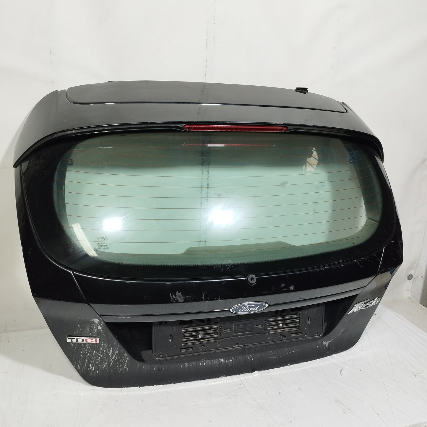 Black tailgate Ford Fiesta 2010 ecoAC4928