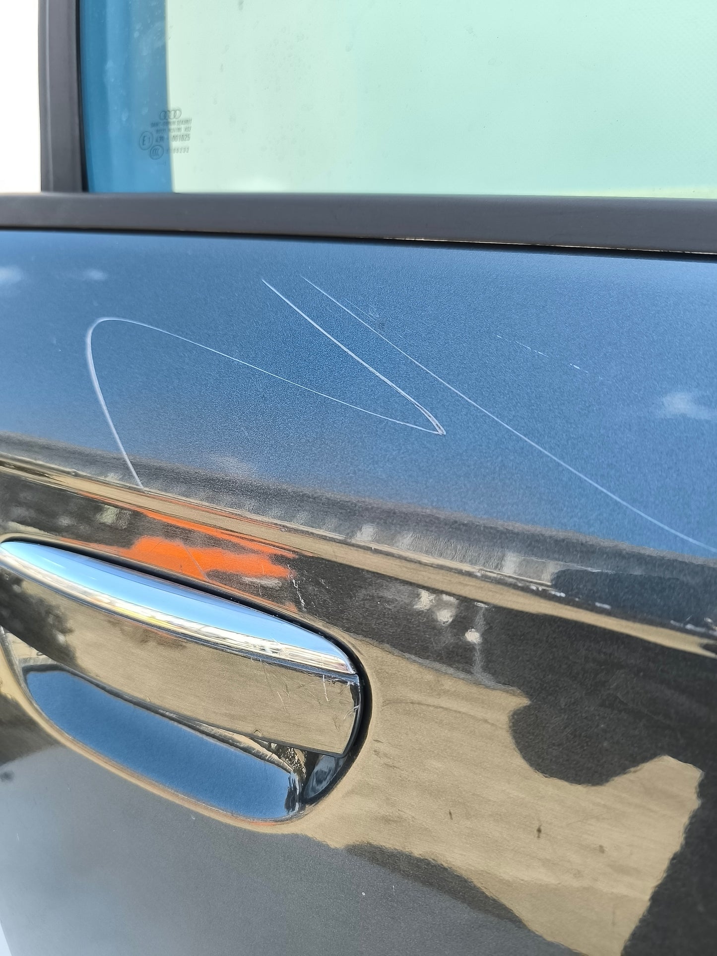 Sportello anteriore dx grigio canna di fucile Audi A3 modello 8P anno 2006 ecoAG7300