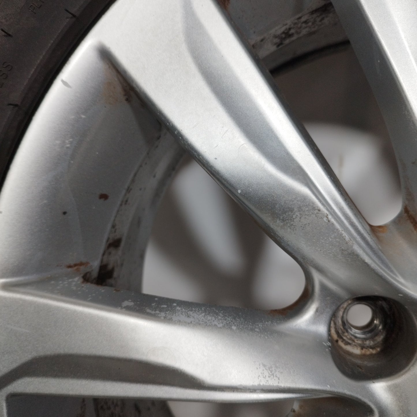 Alloy Wheels with Tires Kia Sorento 2012 ecoAC11656