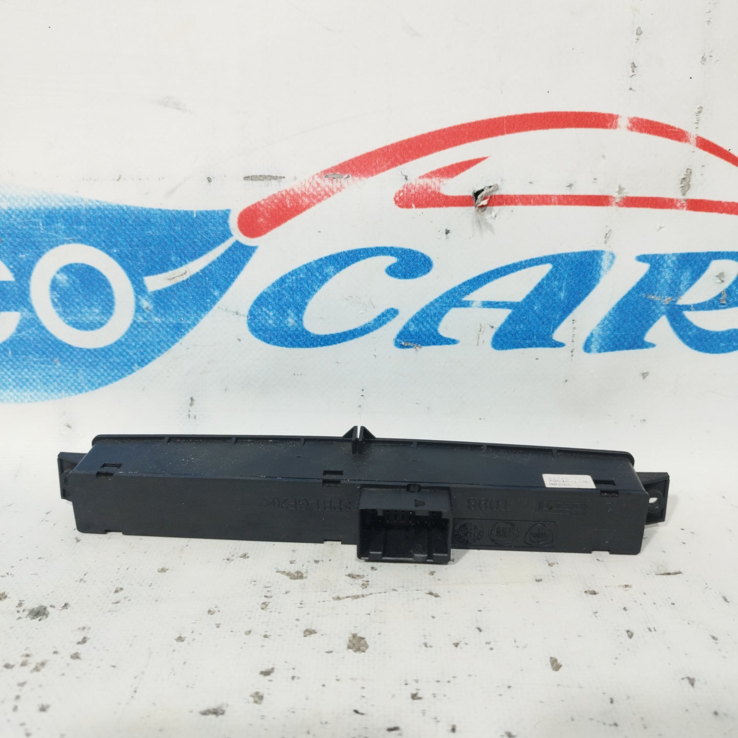 4-way arrow keypad Fiat Doblo 2010 Code: 7354981970 ecoAC10061