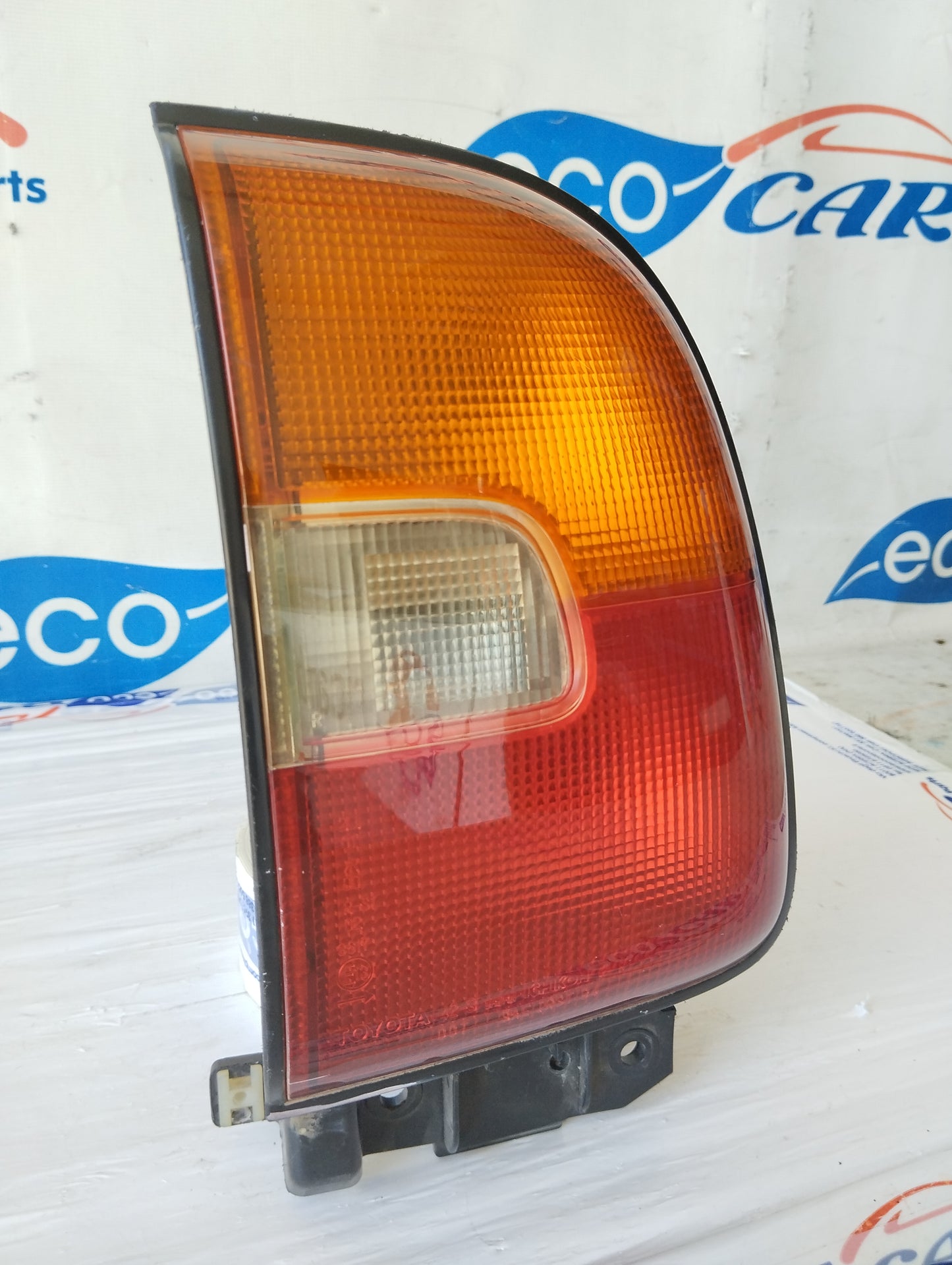 Toyota Rav 4 1996 ecoAG5524 rechte Rückleuchte