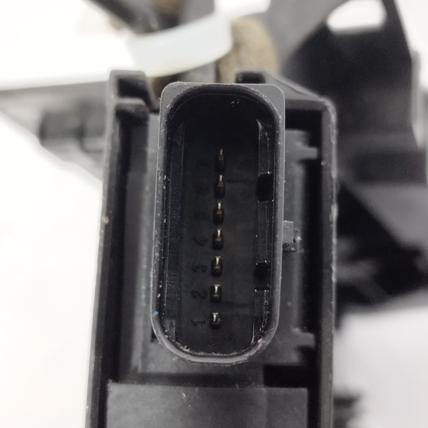 Serratura anteriore sx Citroen C4 Grand Picasso 2013 7 Pin Cod: 9805635580 ecoAC13822