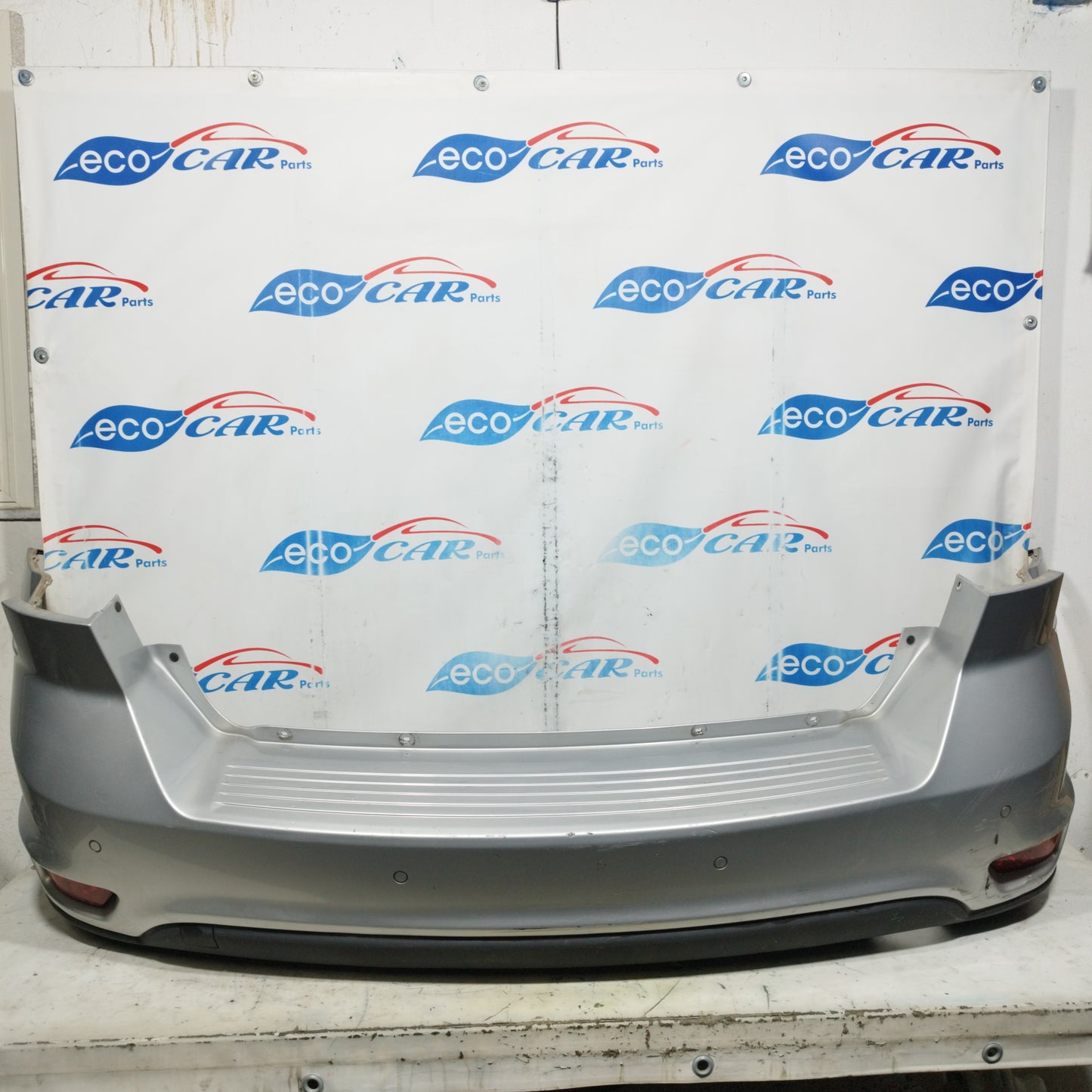 Hellgraue Heckstoßstange Fiat Freemont 2012 ecoAC9046