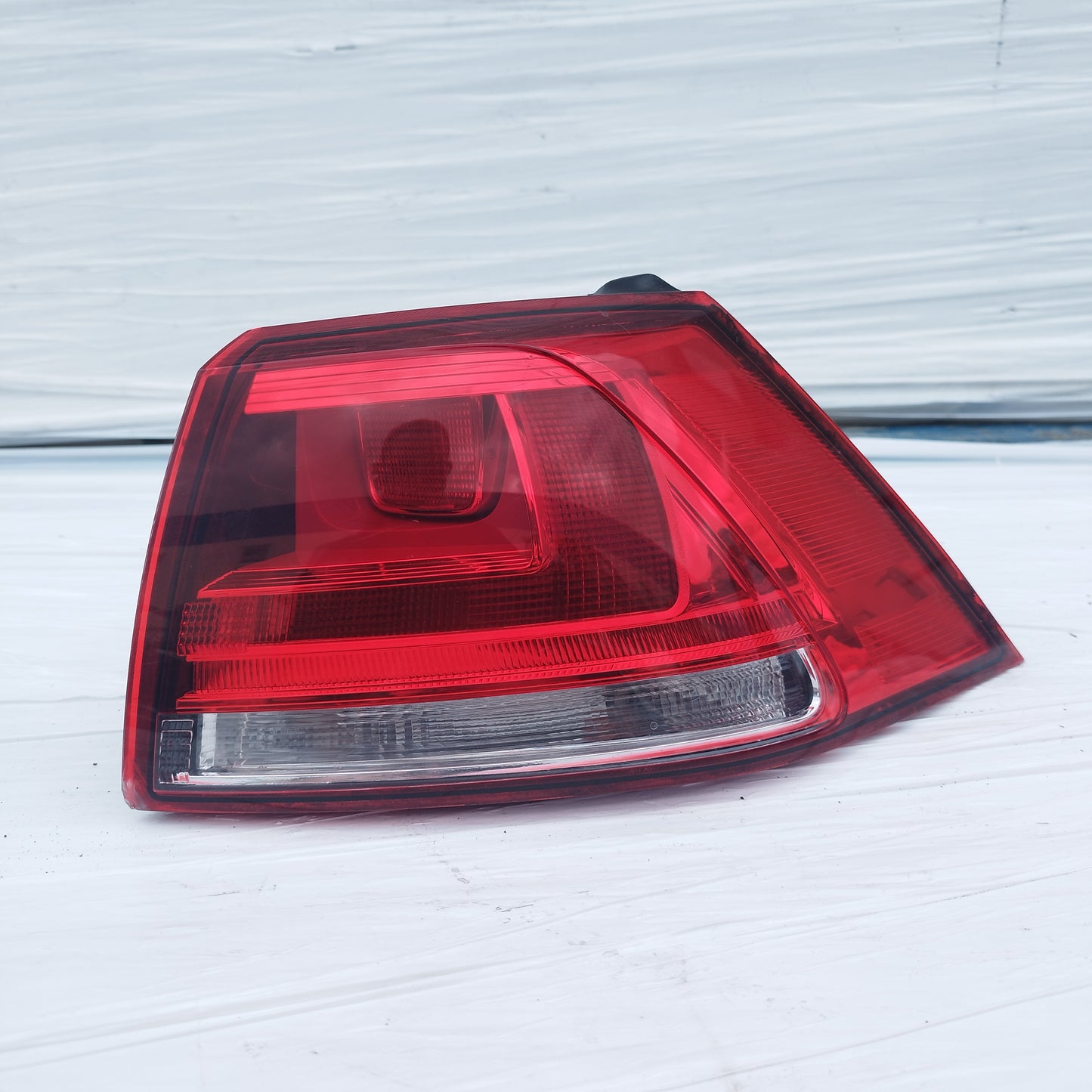 Fanale posteriore esterno dx a led Vaolkswagen Golf 7 (5G) 2013-2017 cod: 5G0945096M ecoDM104