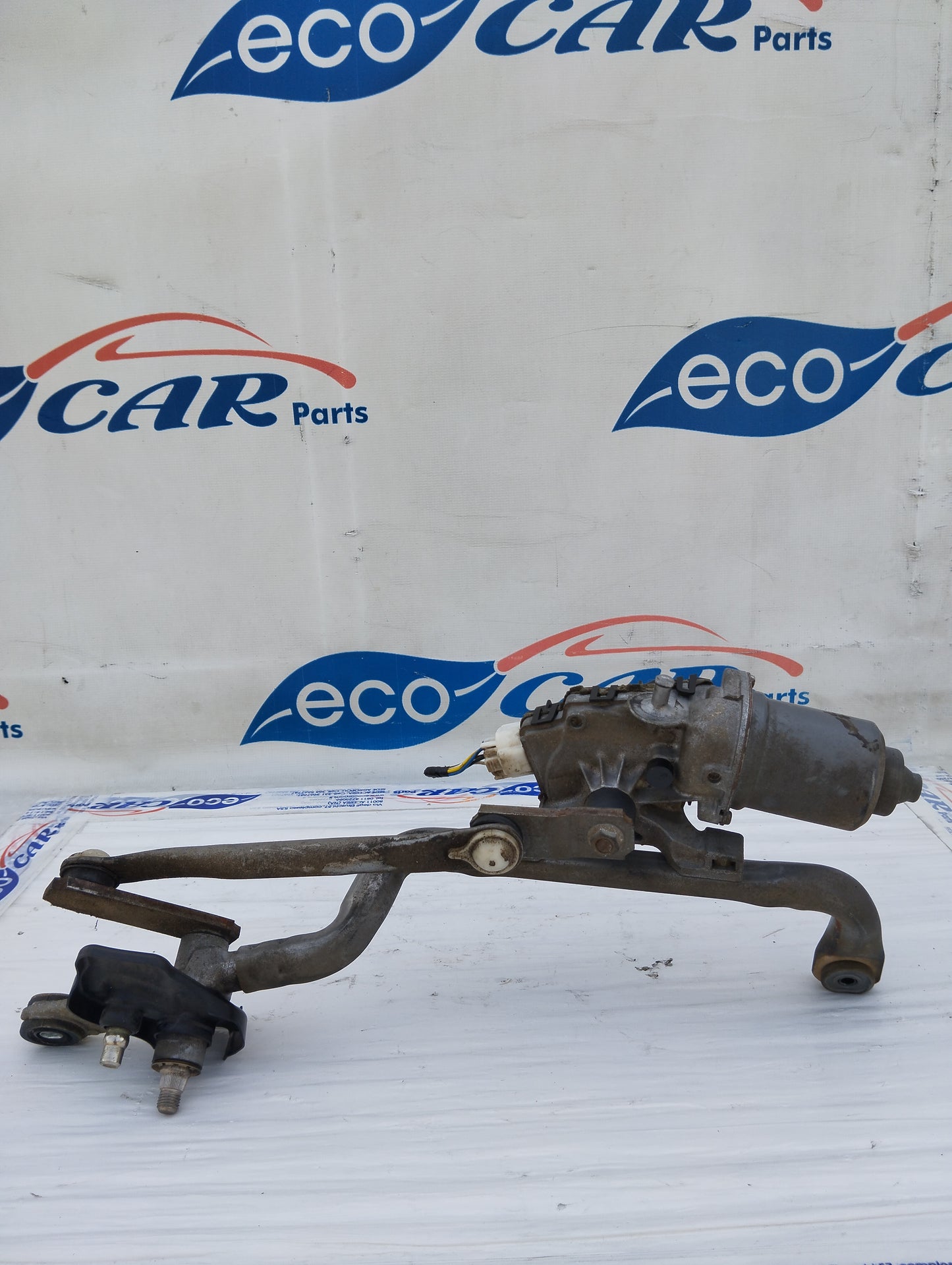 Front wiper motor Toyota Yaris 2013 code: 85110-0d190 ecoAG5379