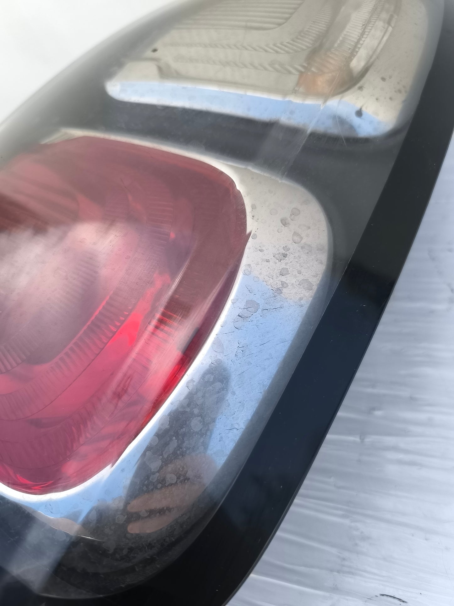 Citroen C3 Picasso 2010 rechte Rückleuchte innen leicht verschmutzt ecoAG7372