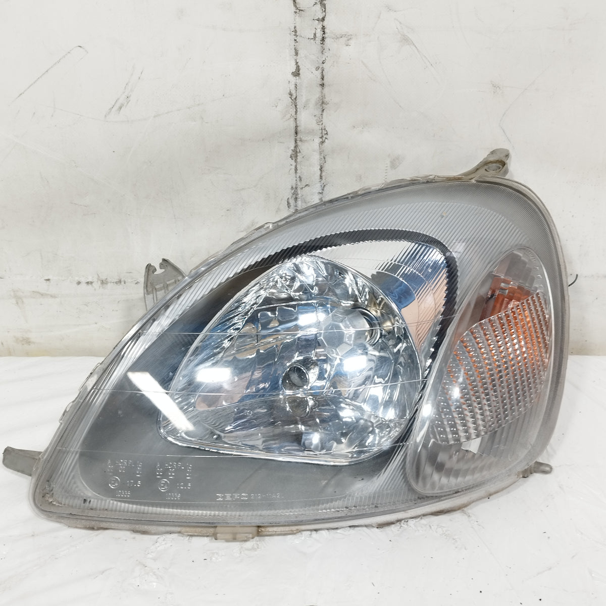 Fanale anteriore sx Toyota Yaris I (P1) 1999-2003 DEPO cod: 08-212-11A2L ecoAC16681
