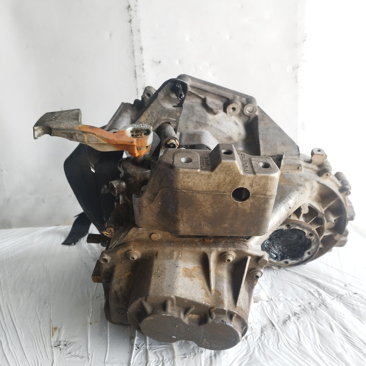 Cambio manuale 6M Volkswagen Caddy 1.9 D 2010 cod: FM6AJ015 ecoAC15902