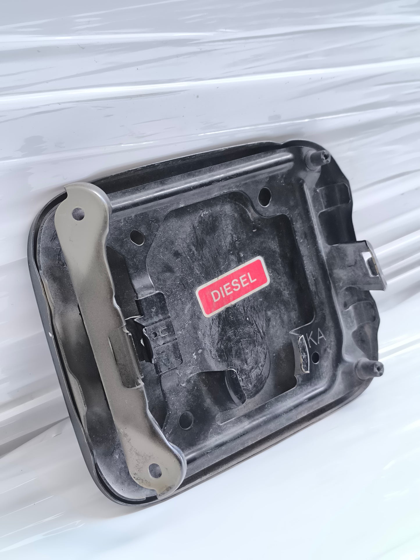 Sportellino carburante nero Diesel Nissan Juke anno 2010-2014 ecoAG8429