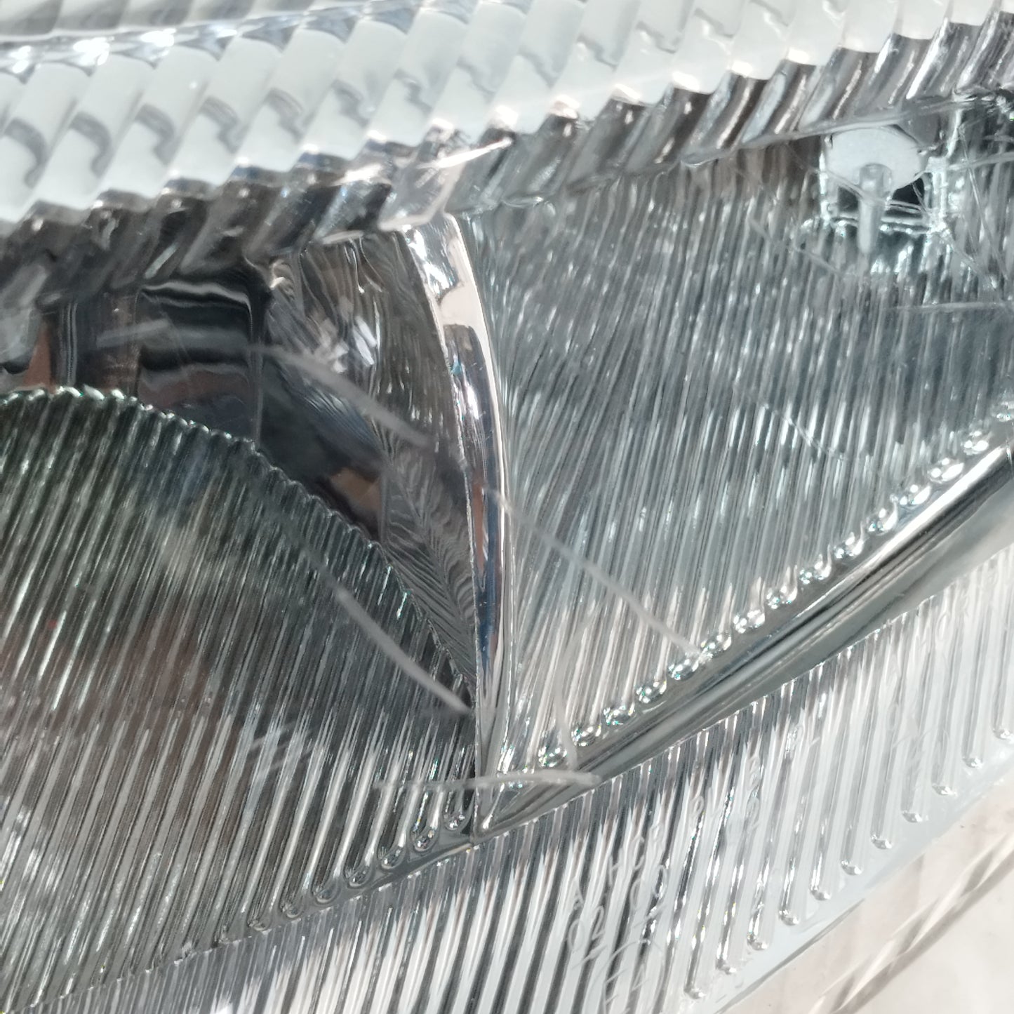 Fanale anteriore sx Alfa Romeo 147 (937) I serie 2000-2004 cod: 667-1110L ecoAC16595