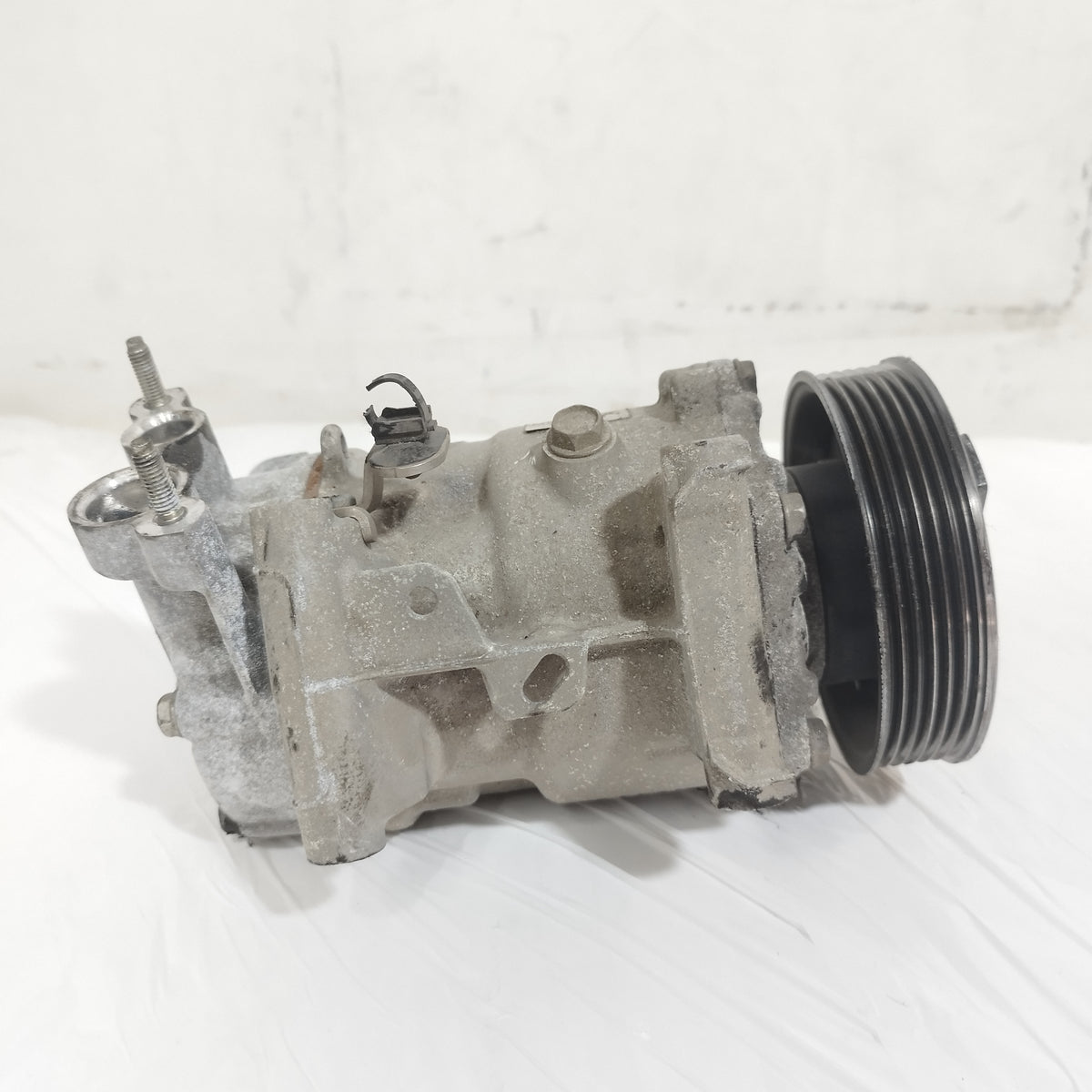 Compressore aria condizionata Peugeot 2008 I (A94 / CU) 1.5 BlueHdi 100CV 2018-2019 cod: 9827850380 ecoAC16653