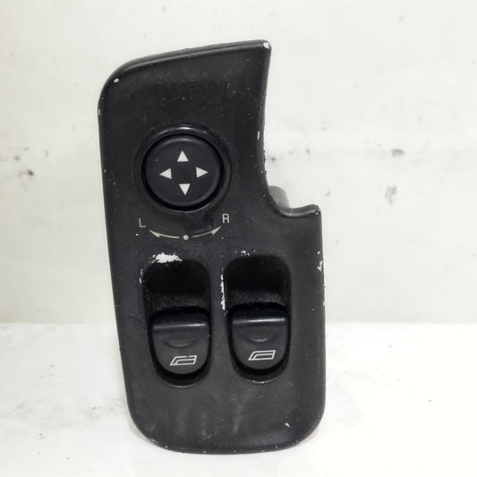 Pulsantiera anteriore sx Alfa Romeo GT 2004 cod: 156071220 ecoAC16602