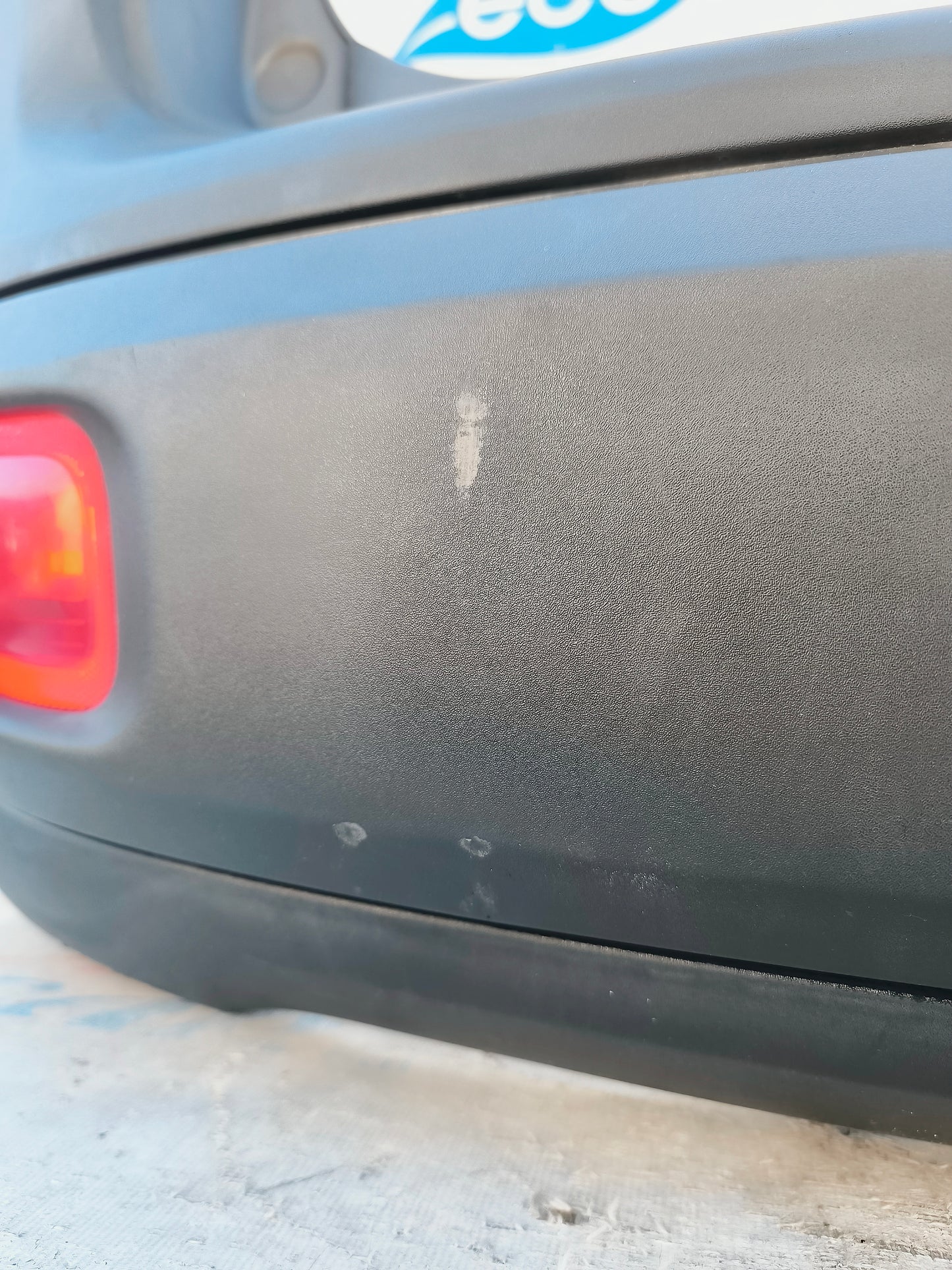 Schwarzer Kunststoff-Heckstoßfänger Fiat neuer Panda ecoAG6349