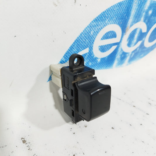 Nissan Micra K13 2013 ecoAC8592 Schalter vorne rechts