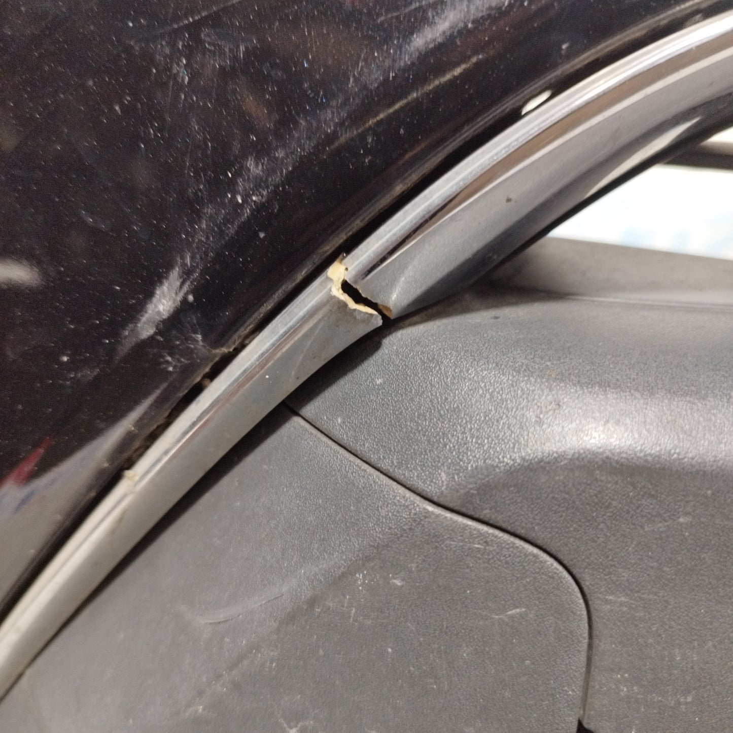 Paraurti anteriore nero Ford Fiesta 2010 ecoAC10164