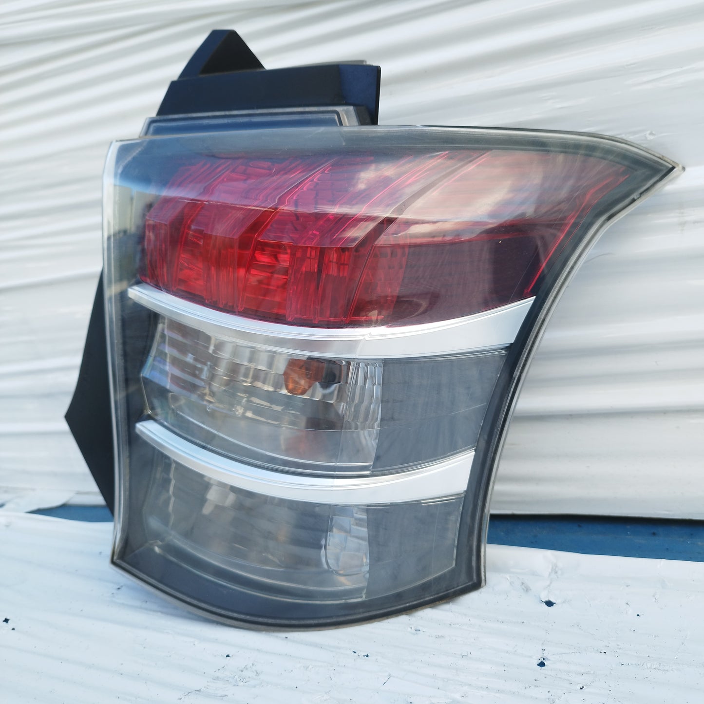 Fanale posteriore dx Toyota IQ 2009-2015 ecoDM185