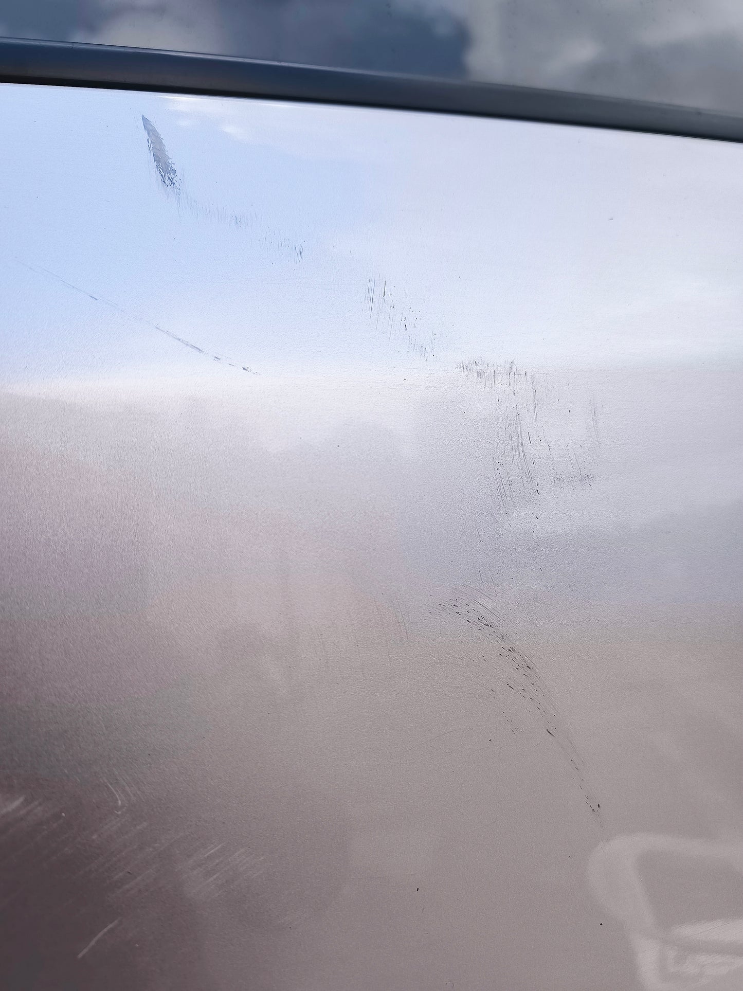 Left rear door Kia Sorento year 2012 silver gray has scratches ecoAG6938