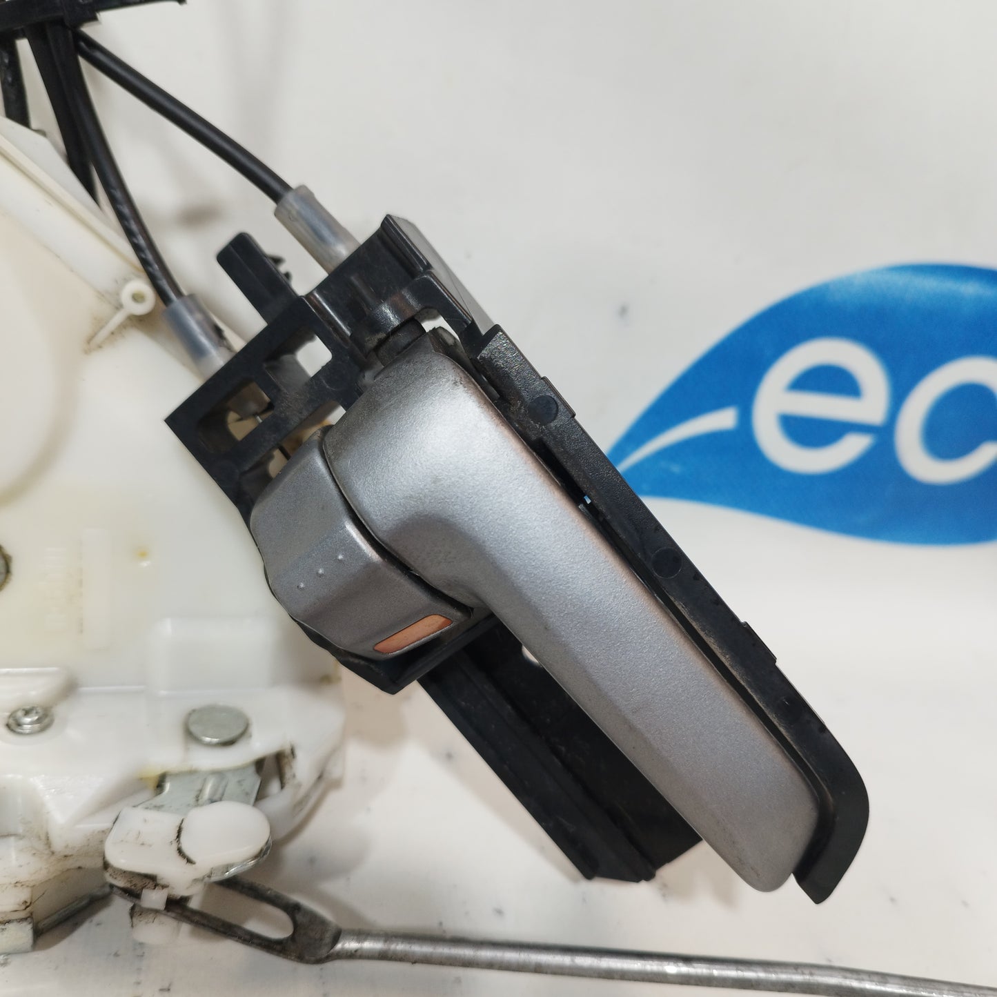 Serratura anteriore dx Suzuki Swift 2007 ecoAC10570