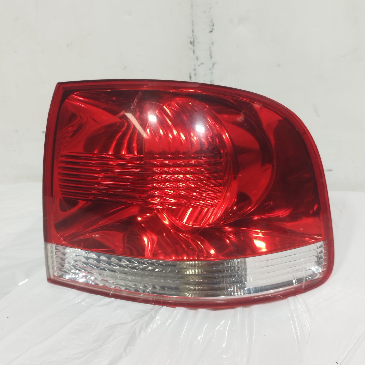 Fanale posteriore esterno dx Volkswagen Touareg 2005 cod: 28258002 ecoAC15150