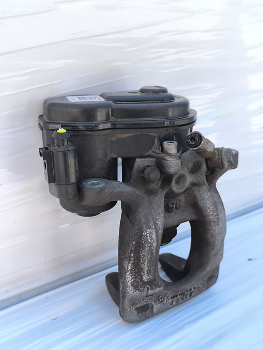 Pinza freno elettrica posteriore sx Nissan Qashqai anno 2013 1.5 DCI cod: 32353311C ecoAG8318