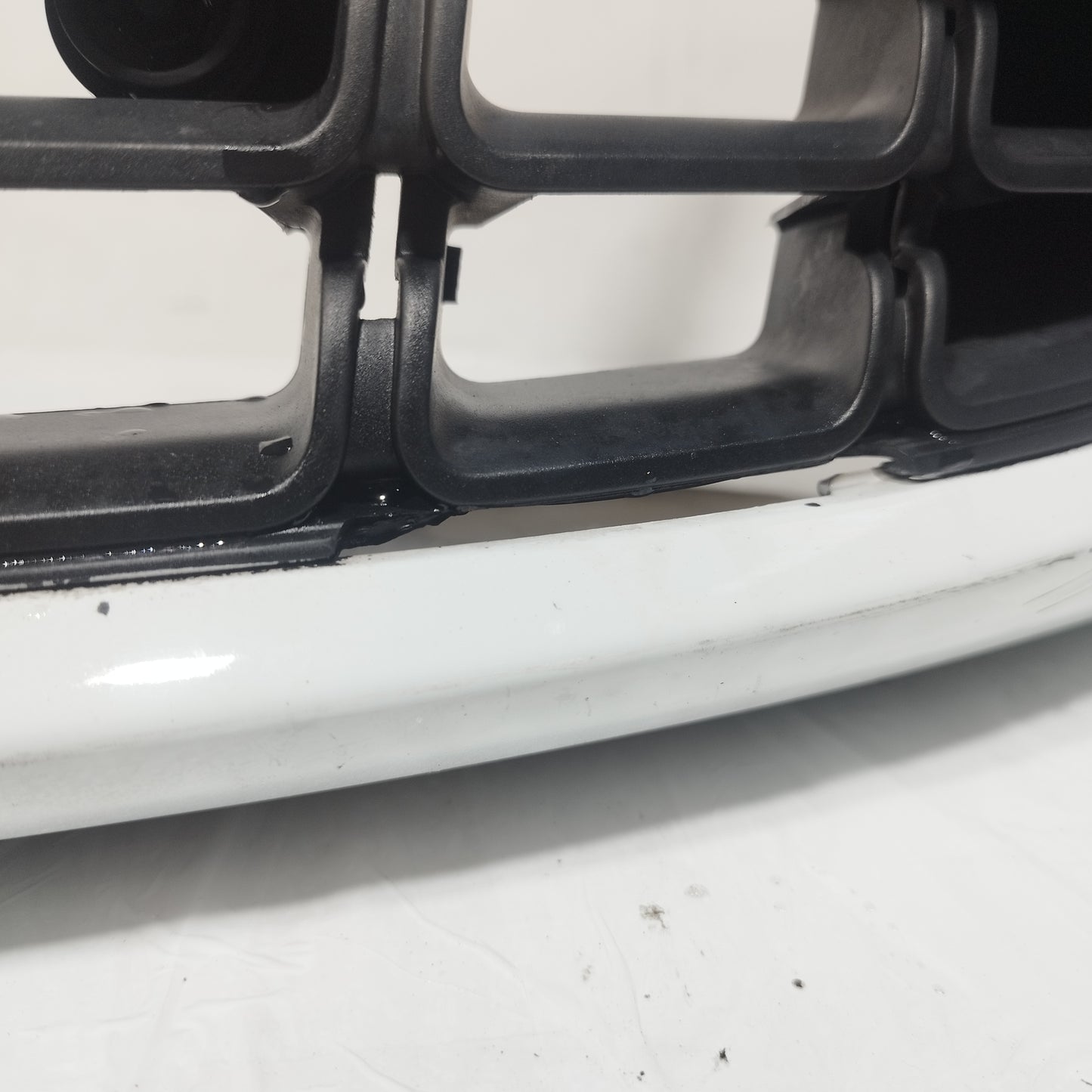 Paraurti anteriore bianco Opel Corsa D 2012 ecoAC13004