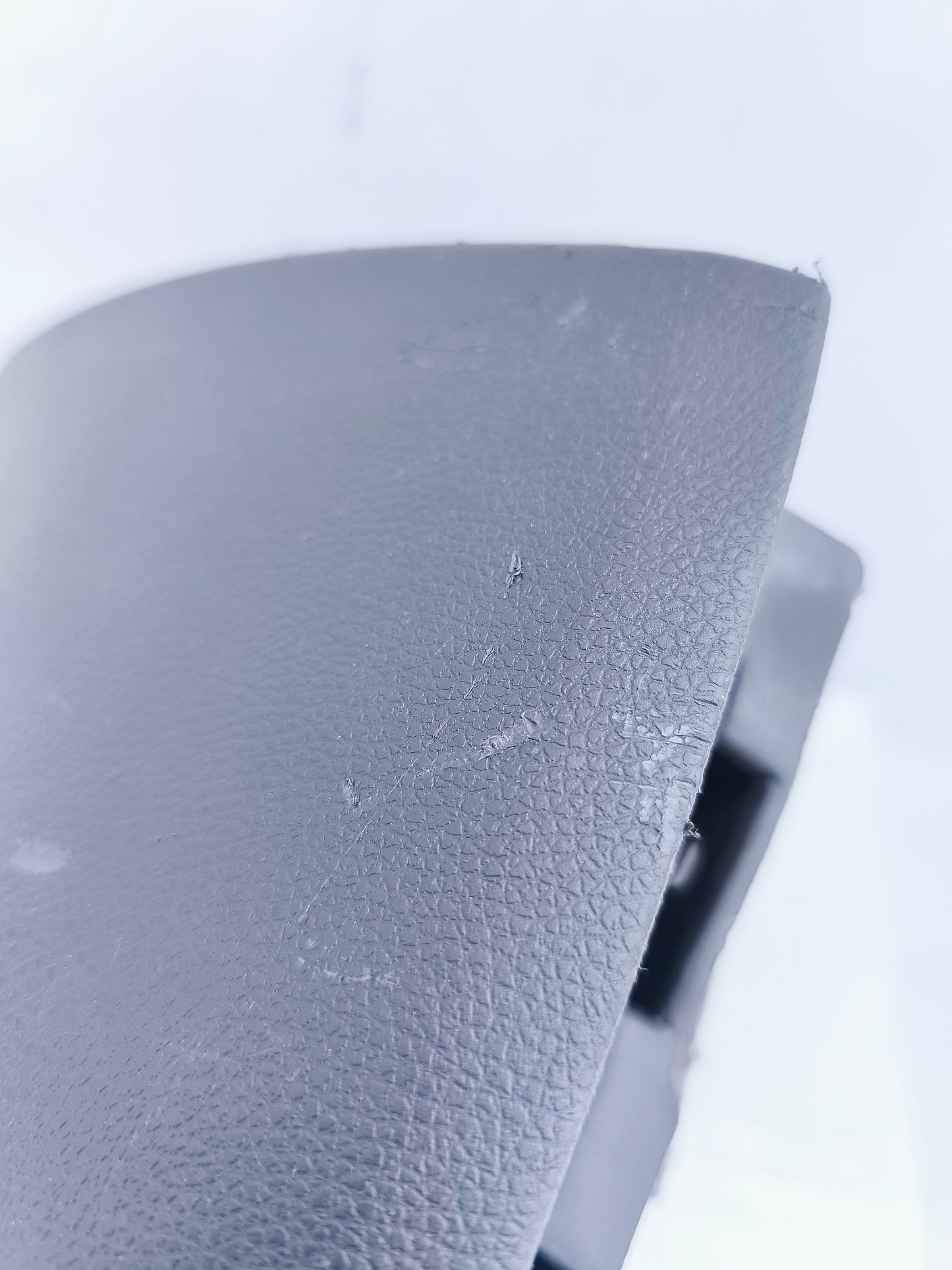 Mercedes AW-Class 176 glove box has scratches and a damaged latch ecoAG7151