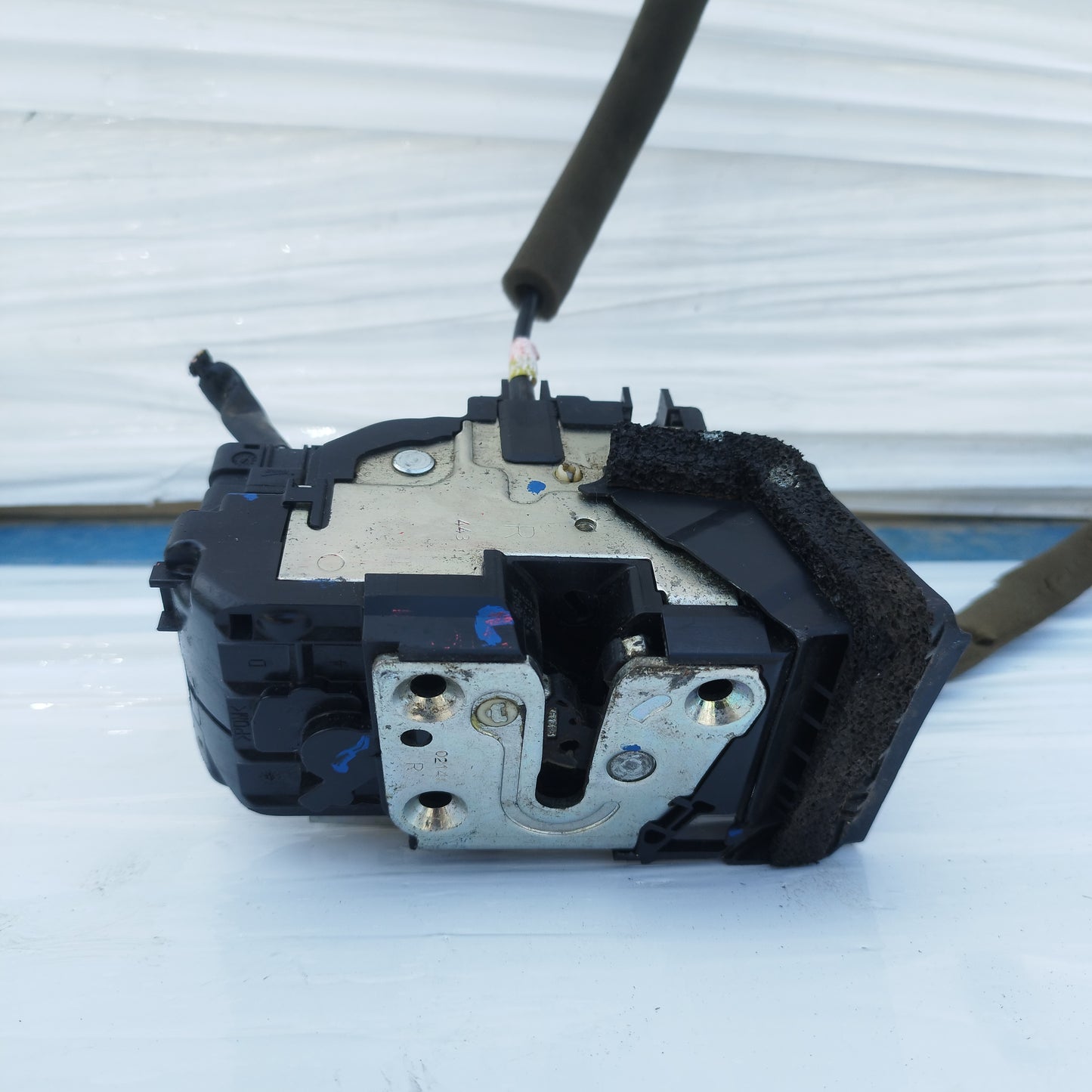 Serratura anteriore dx Nissan Qashqai 2014-2021 3 pin cod: 8061021133 ecoAC15824